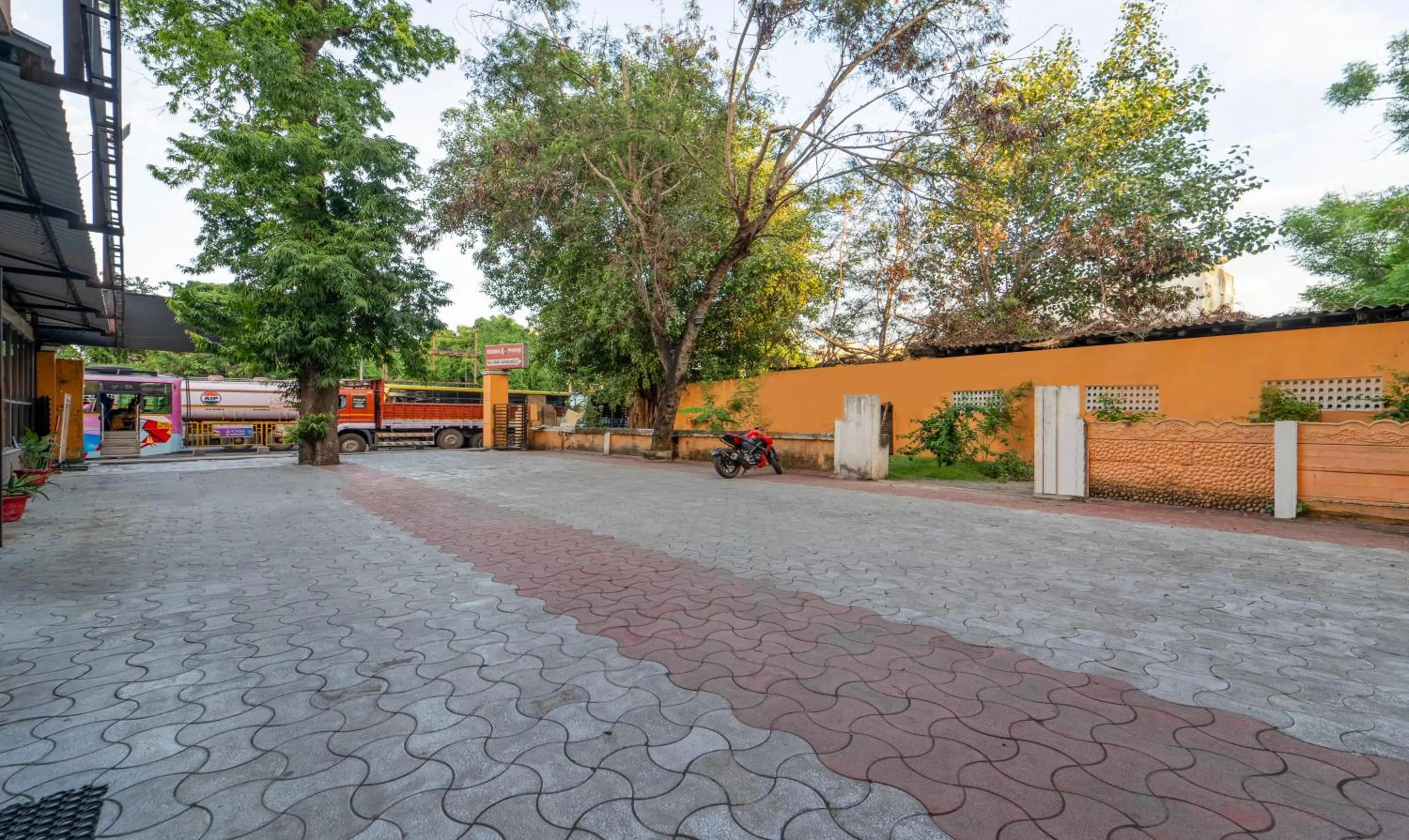 Parking in Treebo Eden Park Hotel, 3 Km From Puducherry Airport