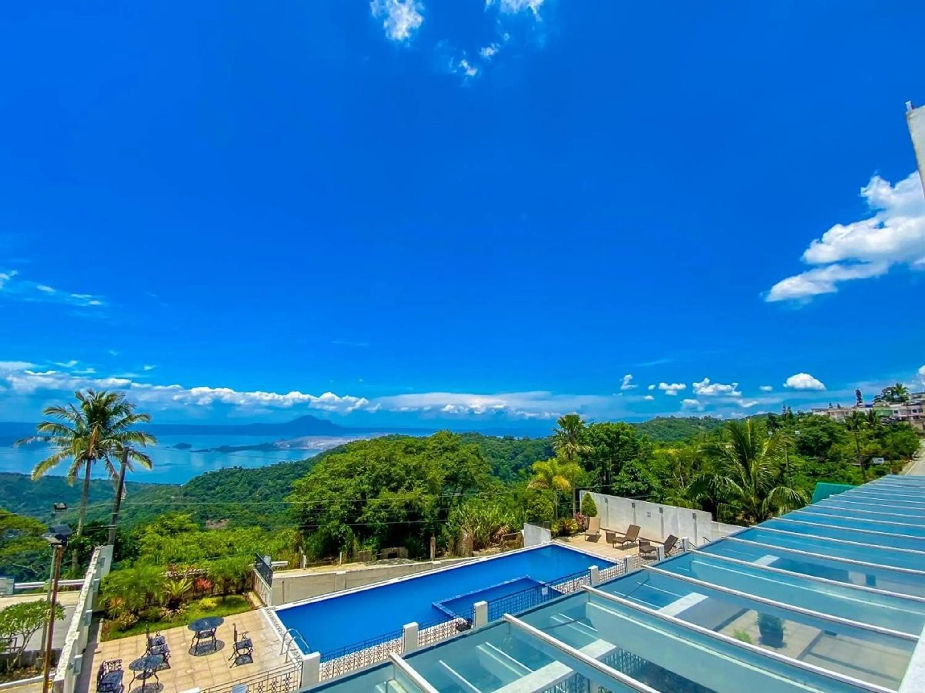 Natural landscape in Tagaytay Hotel SixB