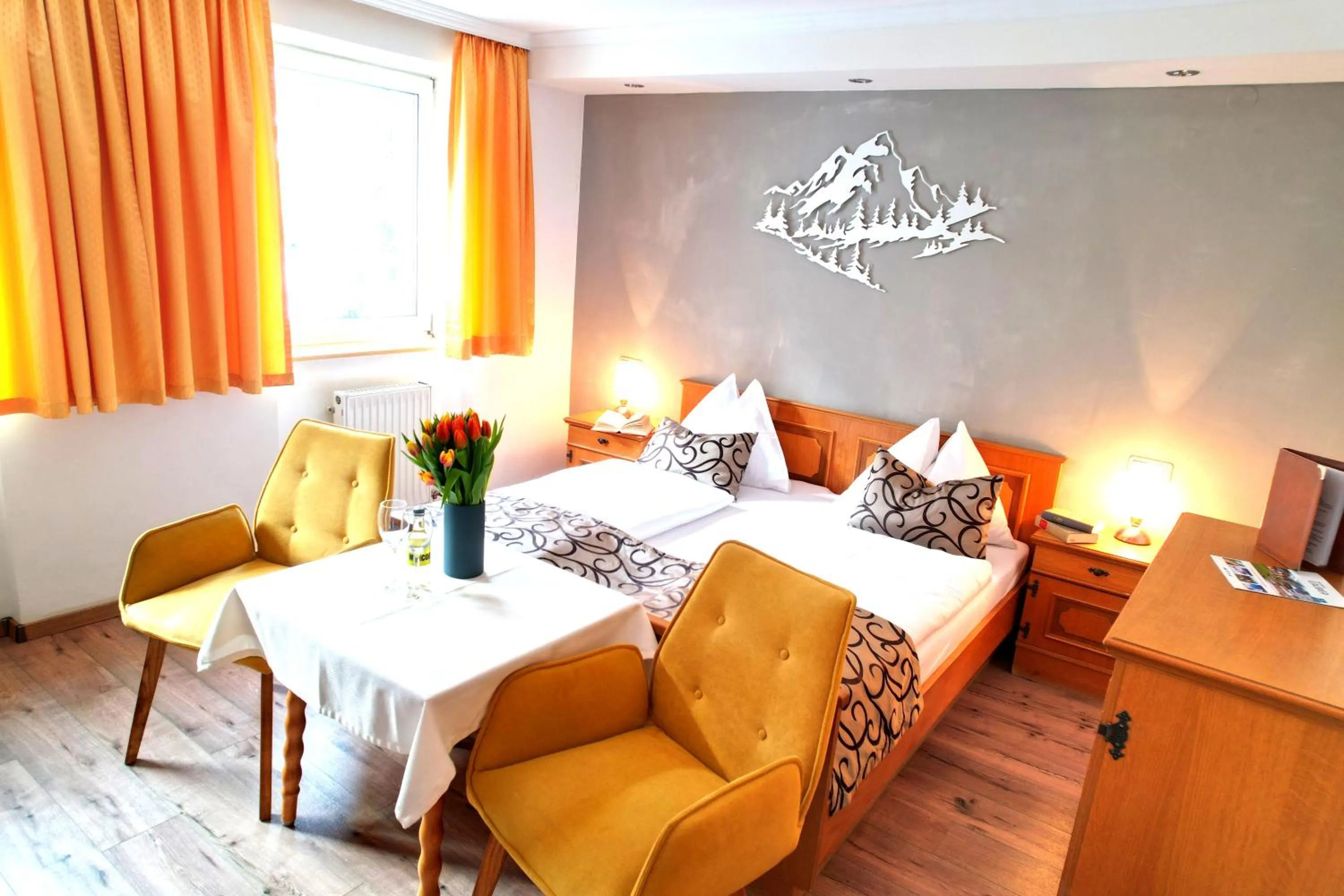 Bedroom, Bed in GRUBERS, Hotel Appartments Gastein