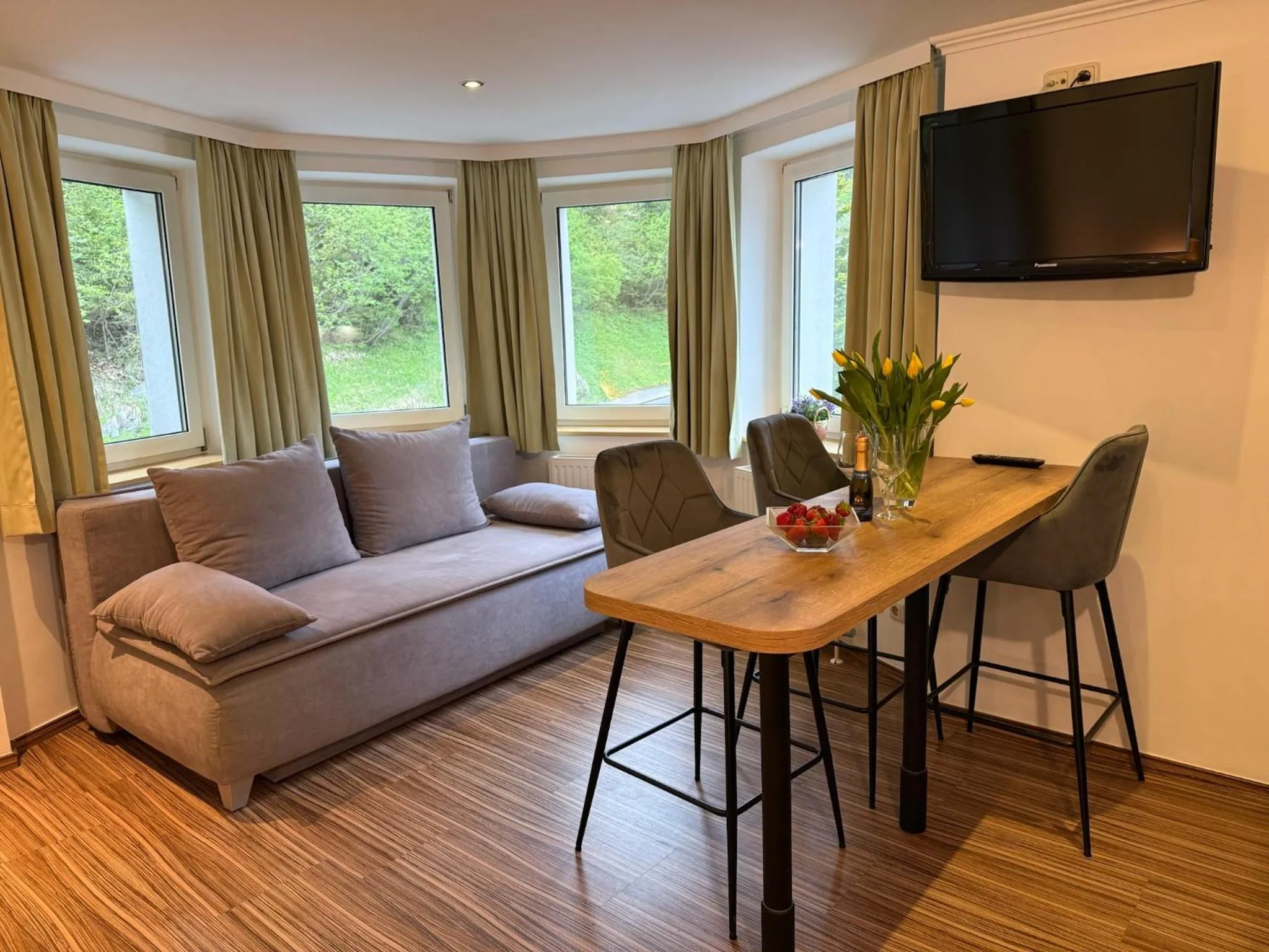 Photo of the whole room in GRUBERS, Hotel Appartments Gastein