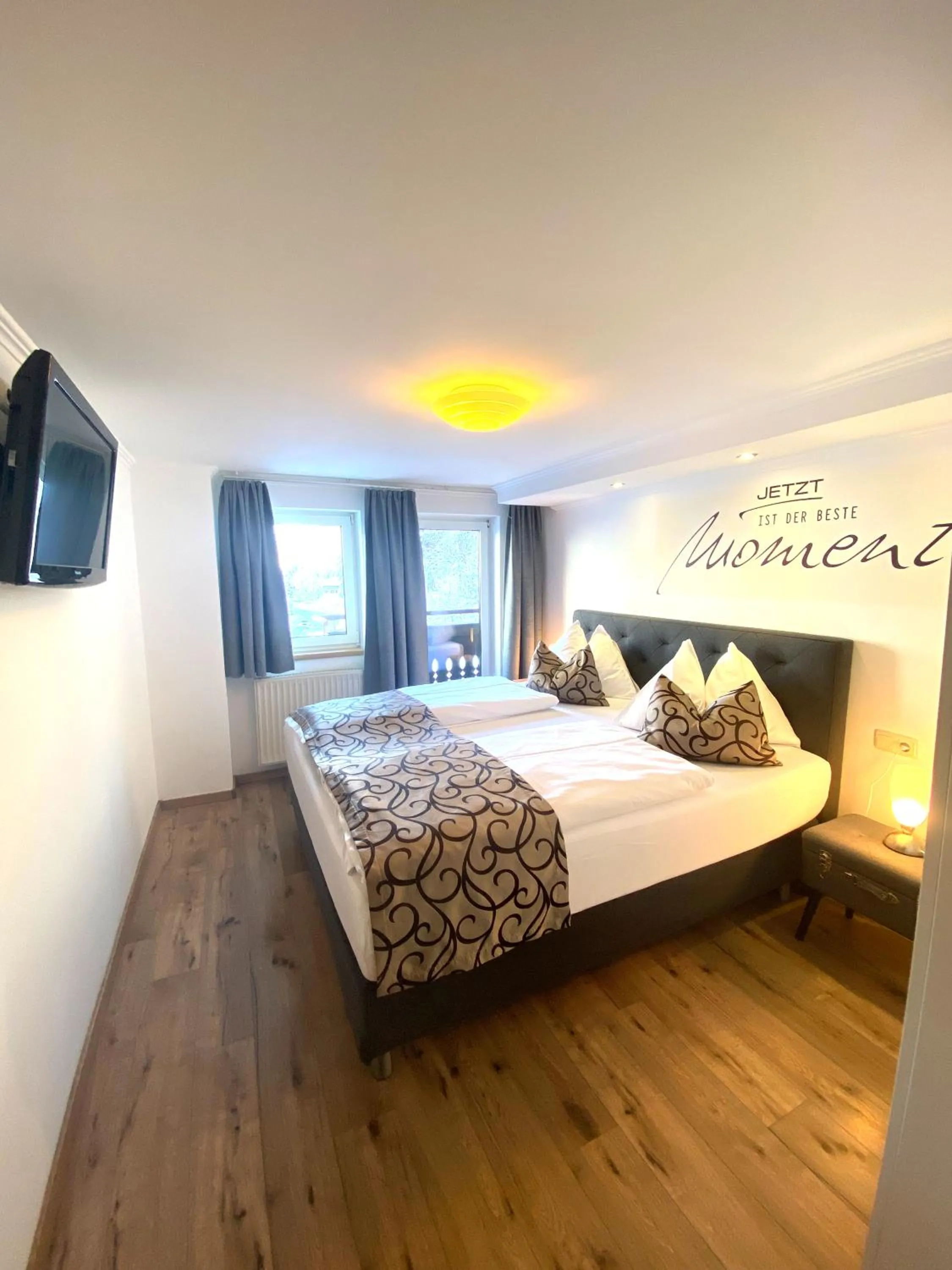 Bedroom, Bed in GRUBERS, Hotel Appartments Gastein