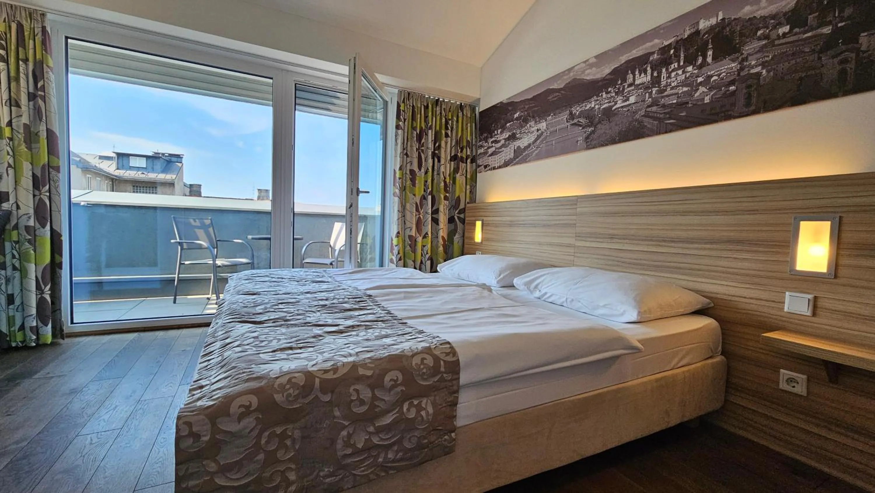 Photo of the whole room, Bed in Altstadt Hotel Hofwirt Salzburg