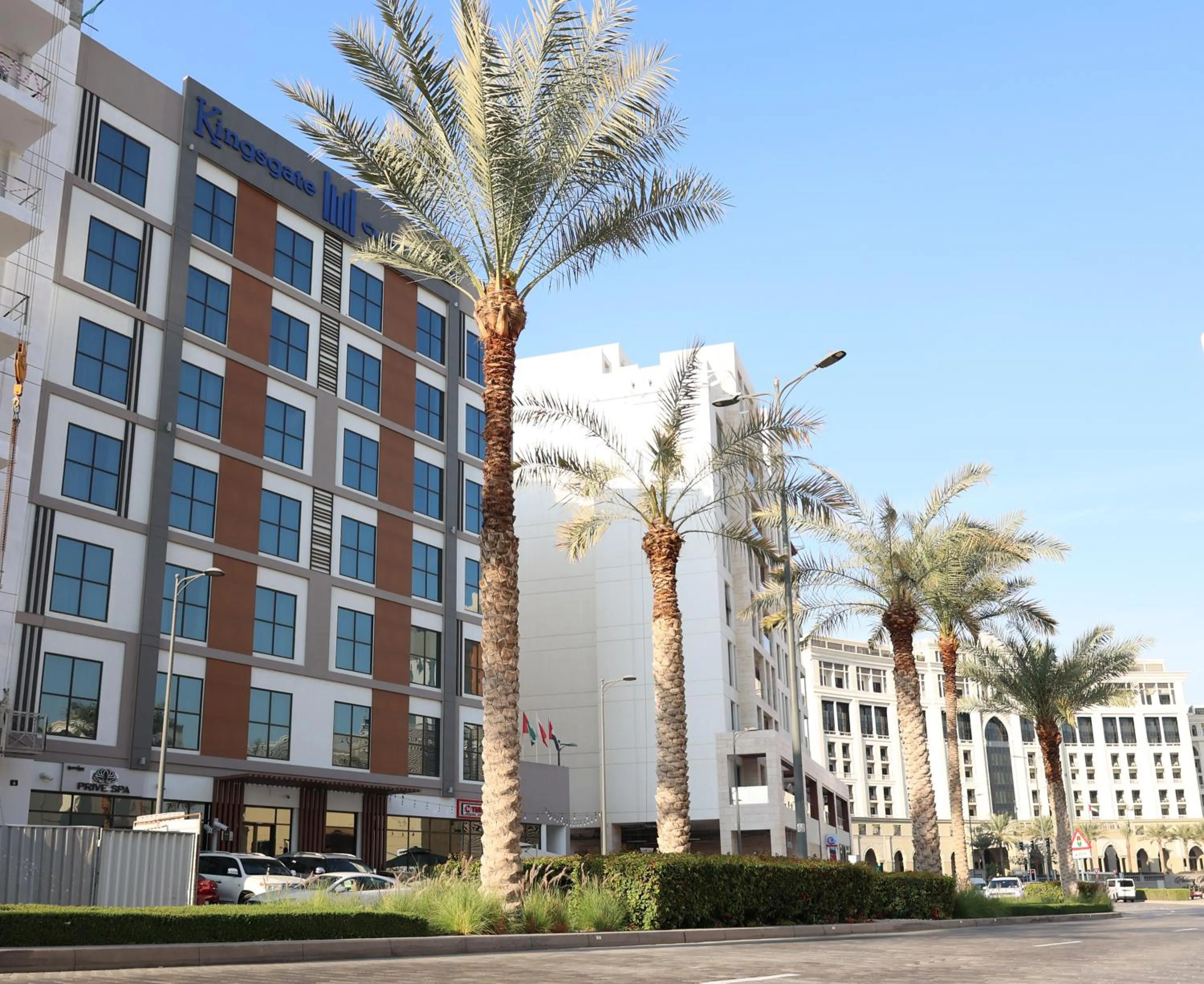 Property building in Kingsgate Canal Hotel by Millennium