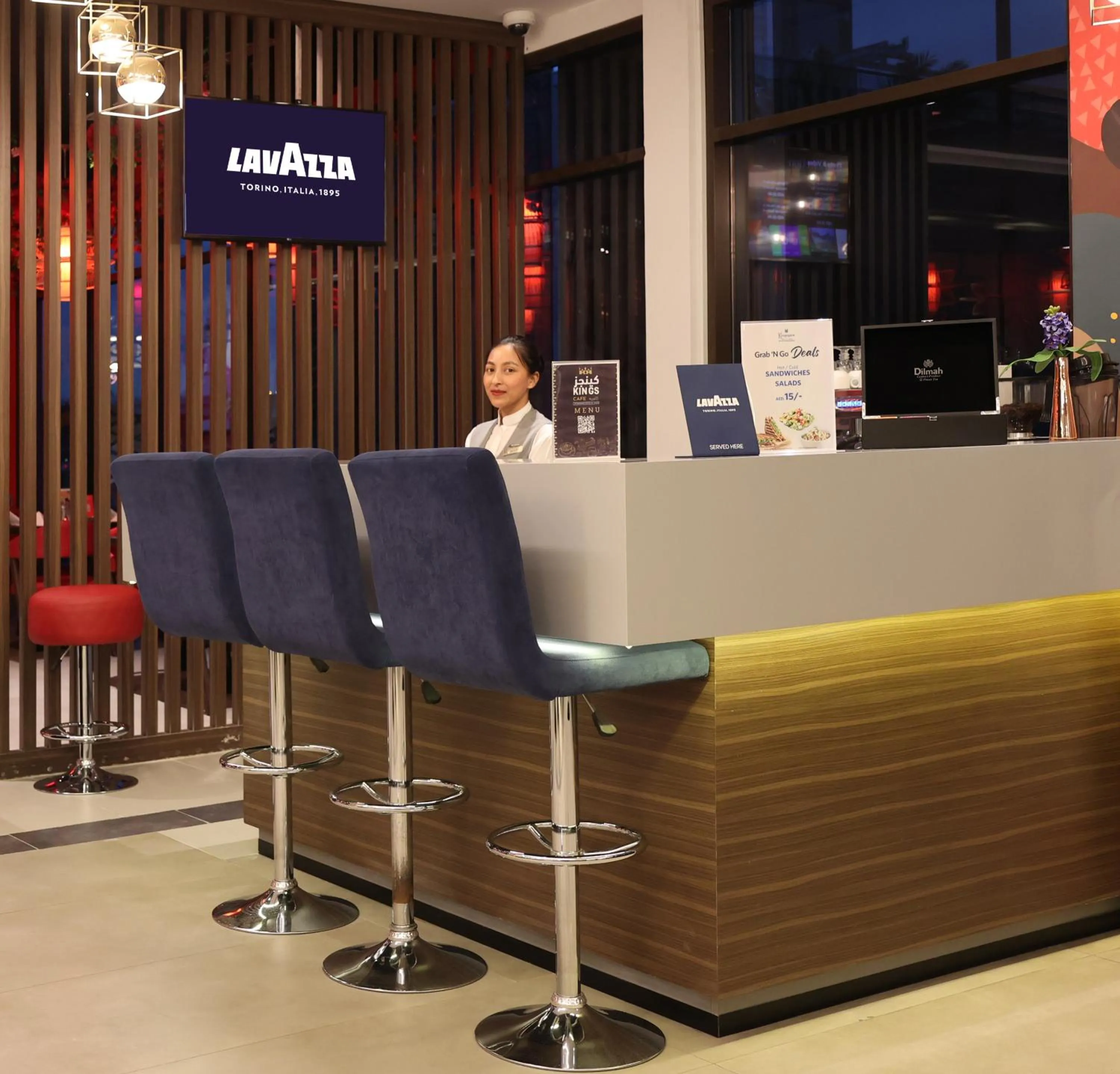 Restaurant/places to eat in Kingsgate Canal Hotel by Millennium