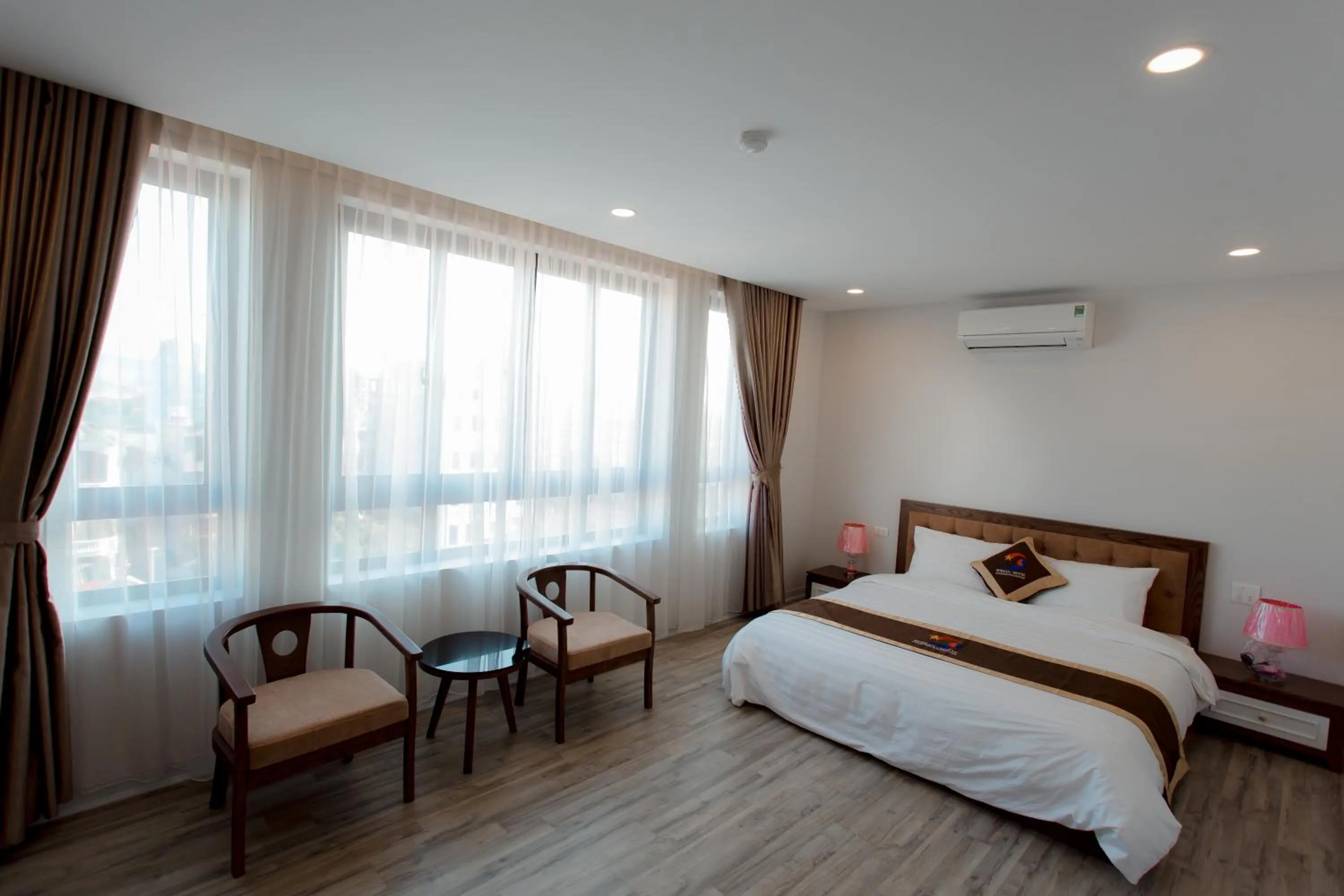 Photo of the whole room, Bed in Korea Hotel Bac Giang