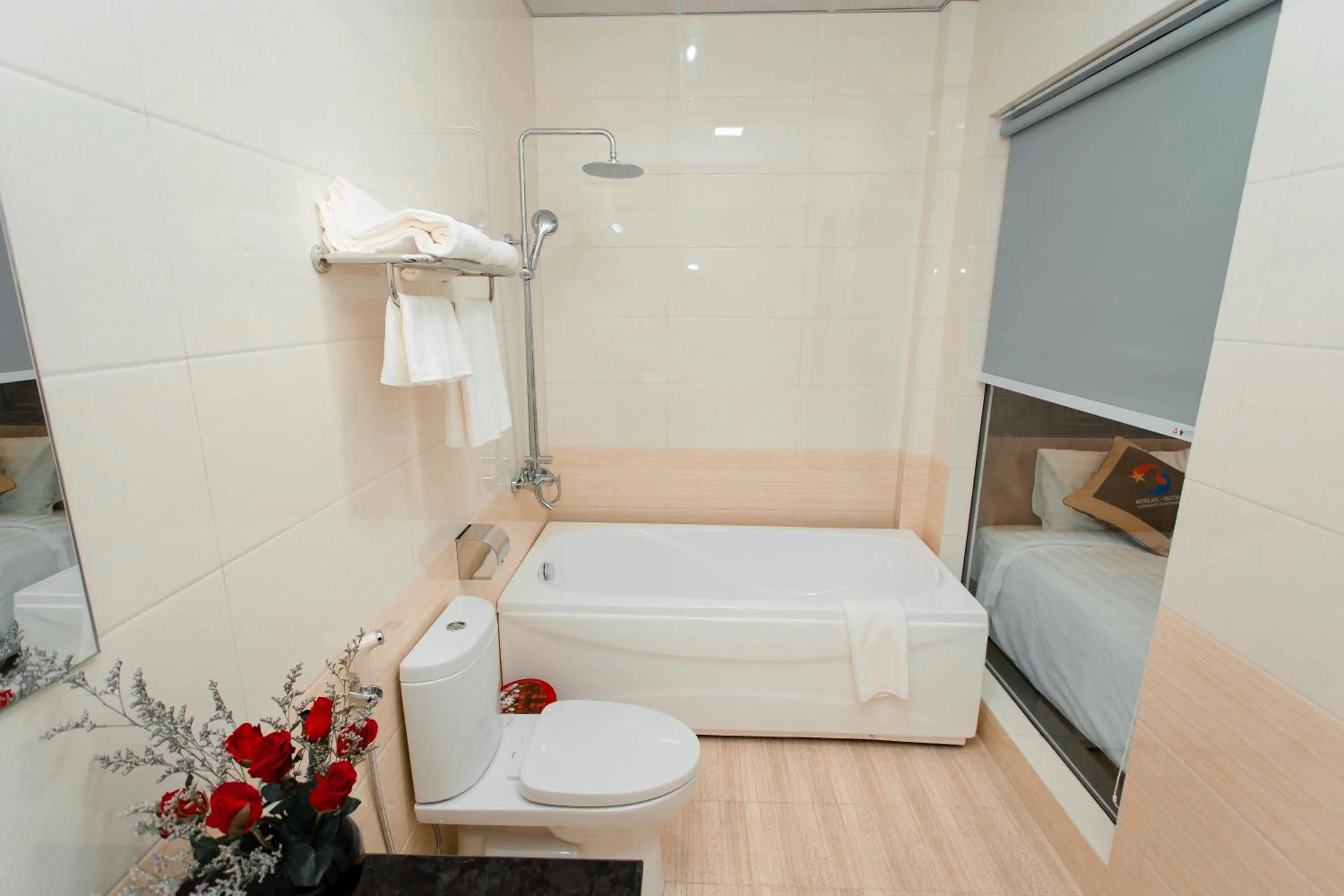 Bathroom, Bed in Korea Hotel Bac Giang