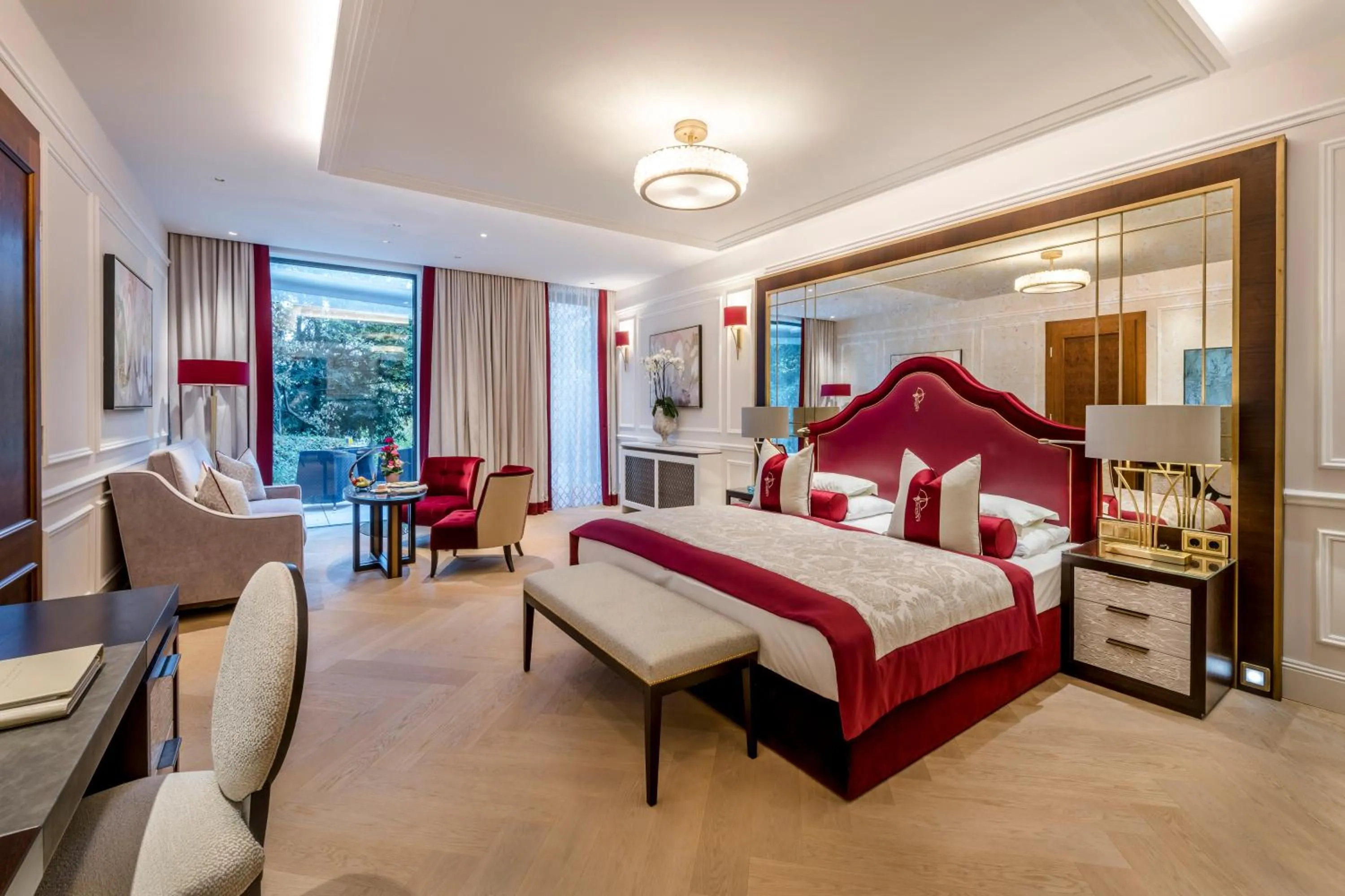 Photo of the whole room, Bed in Hotel Schloss Mönchstein