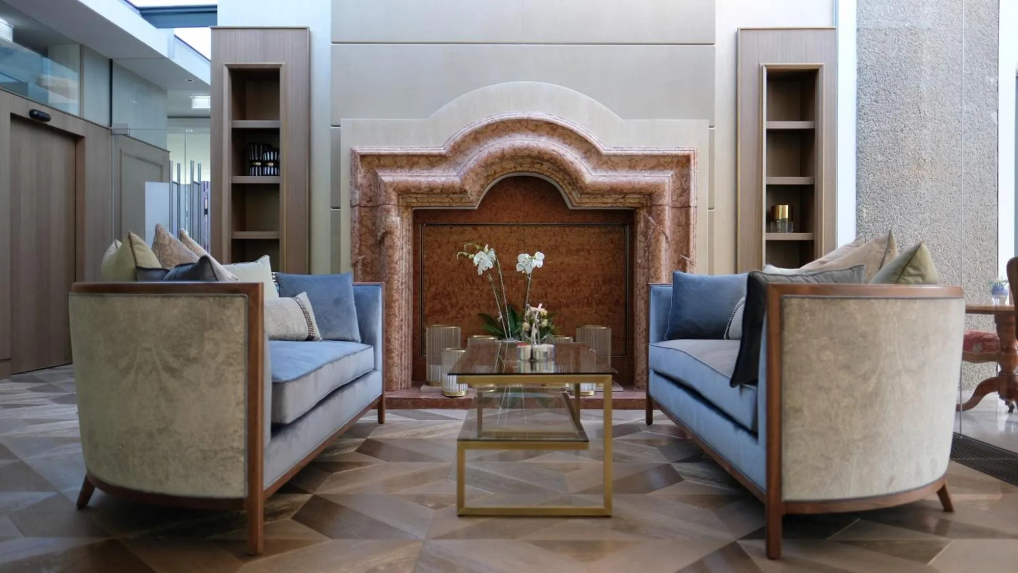 Lounge or bar in Hotel Schloss Mönchstein