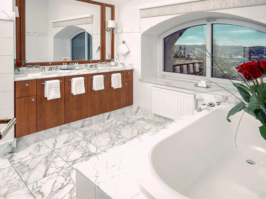 Bathroom in Hotel Schloss Mönchstein