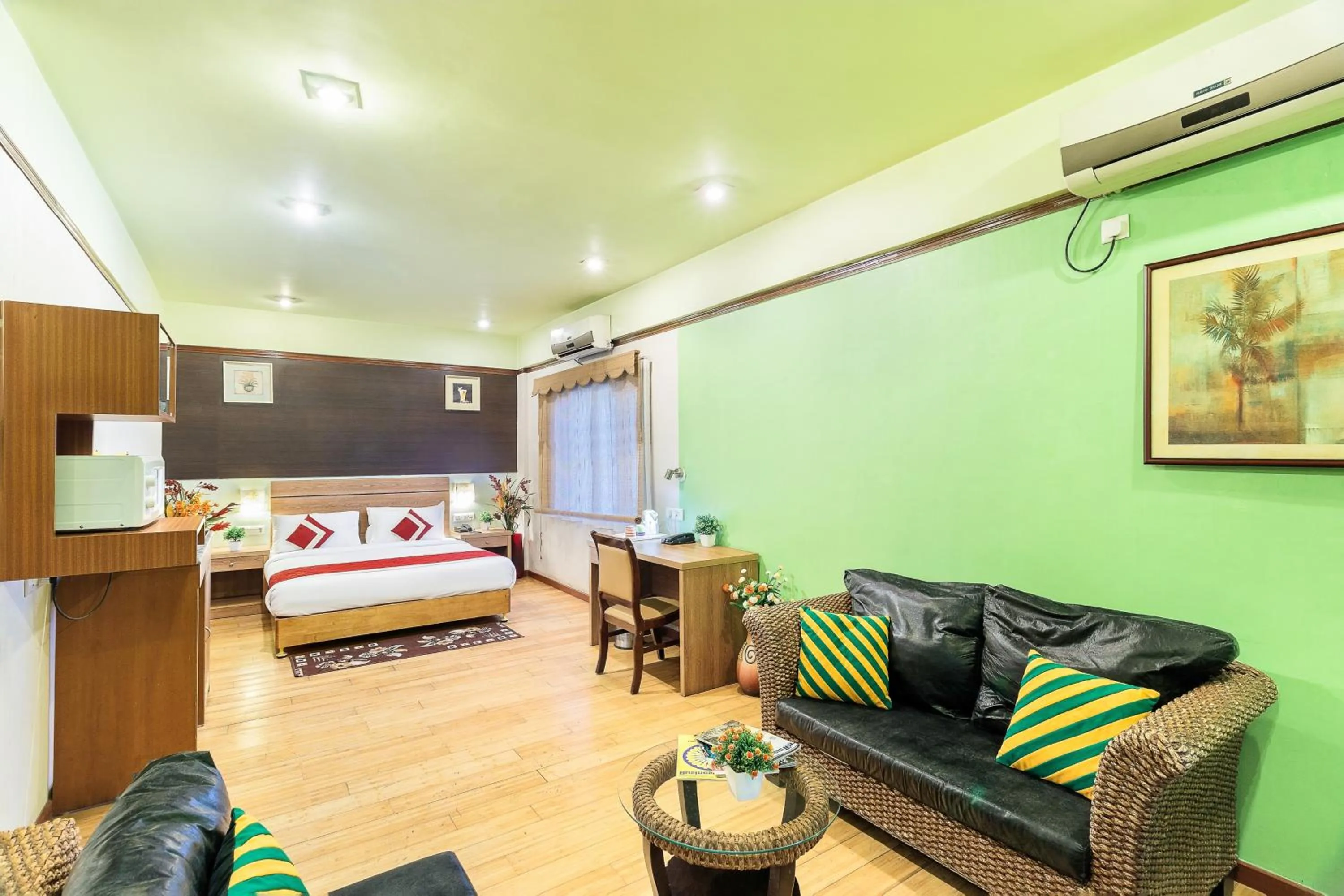 Photo of the whole room, Bed in Octave Jamayca Hotel