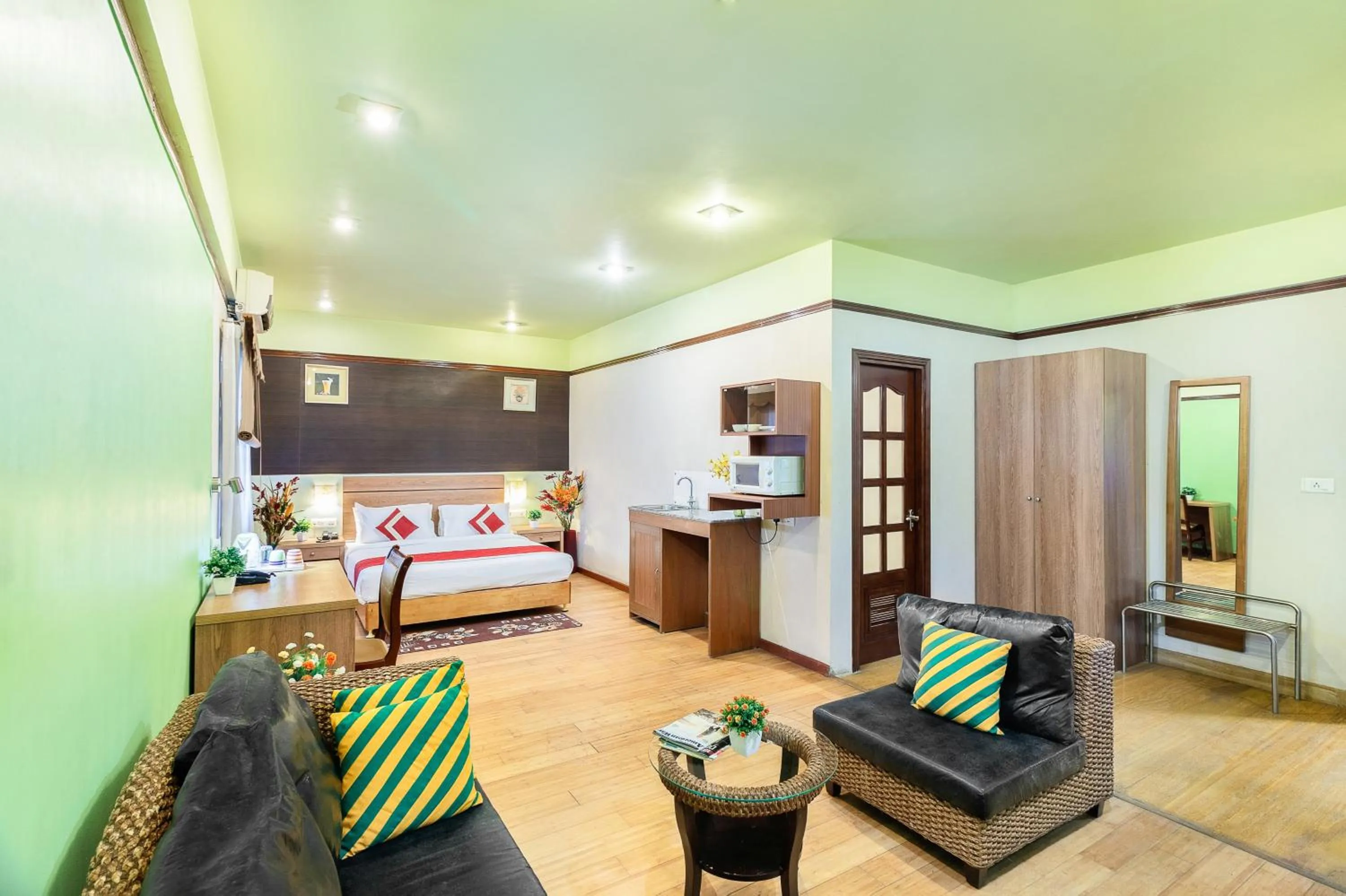 Photo of the whole room, Bed in Octave Jamayca Hotel