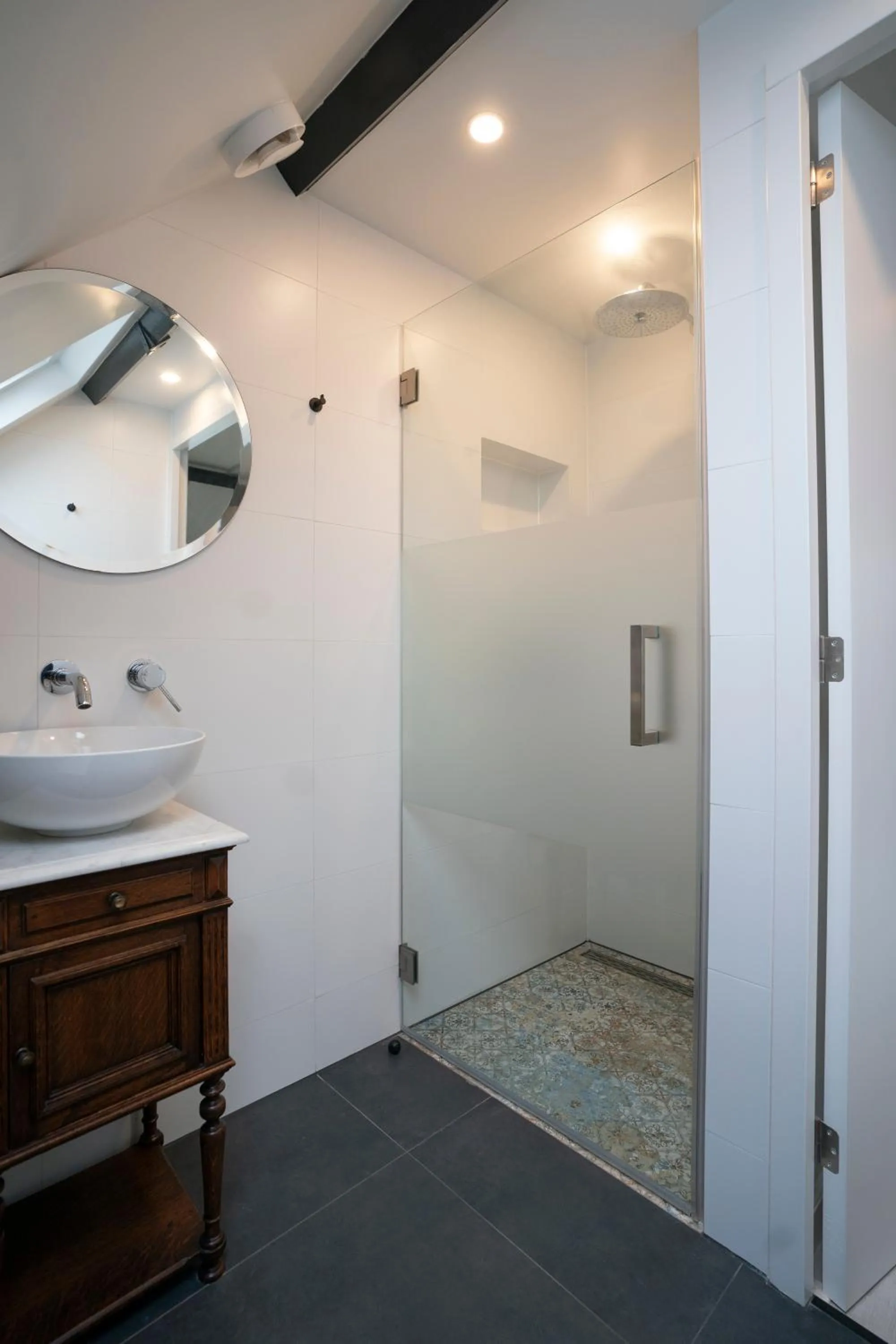 Shower in BnB Mir Lo in Mierlo Adults only