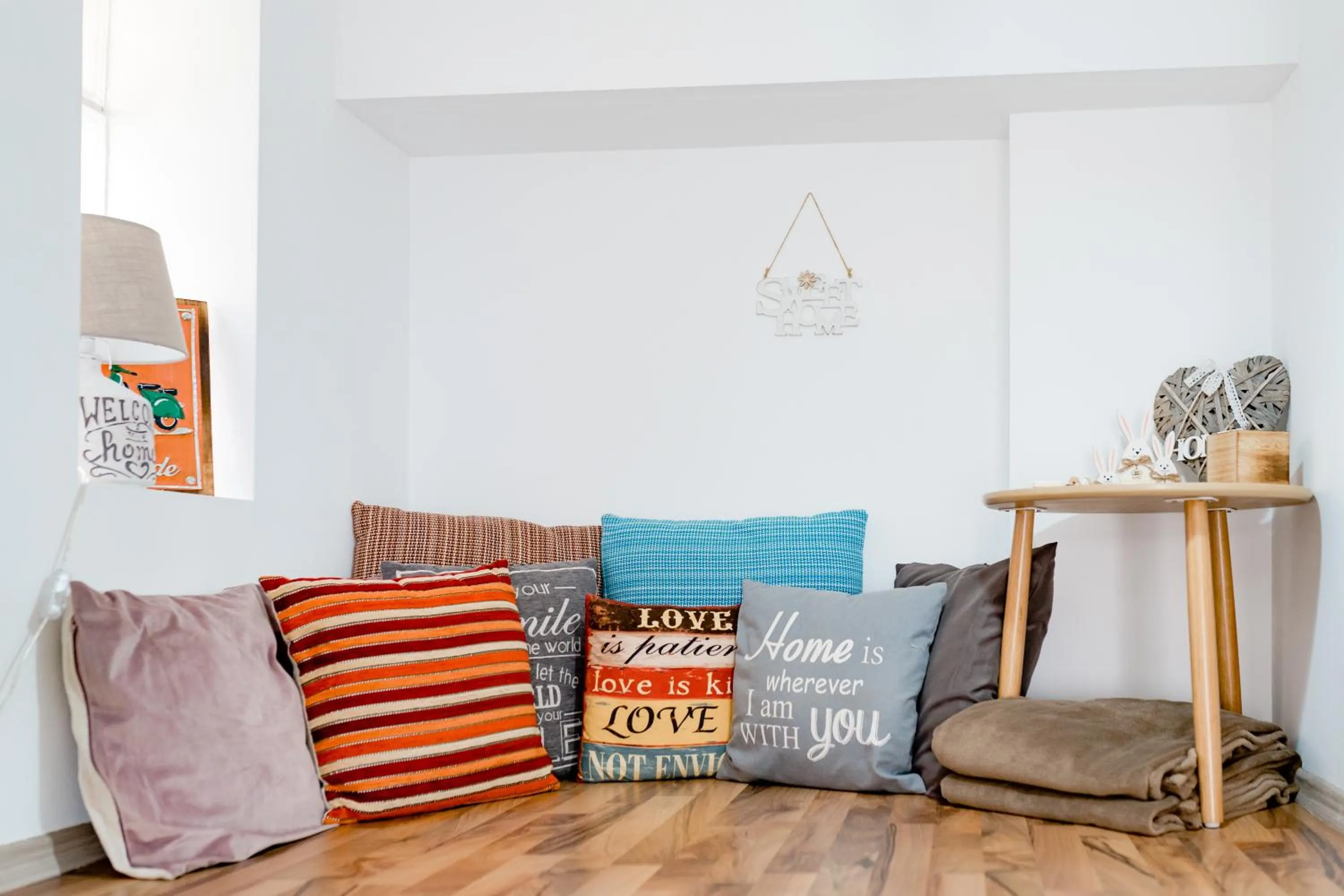 Seating area in Galeria Grafit Apartments