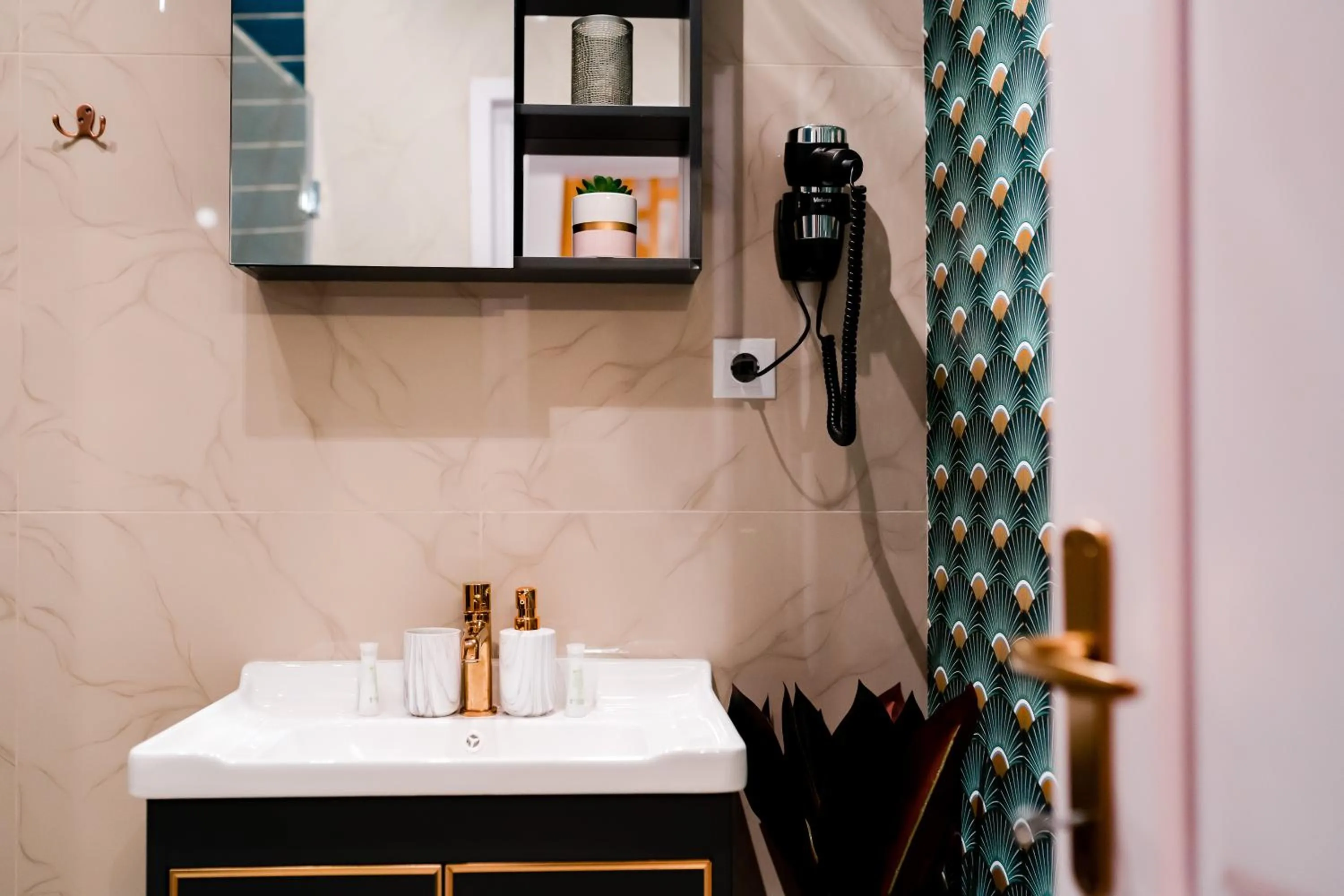 Galeria Grafit Apartments