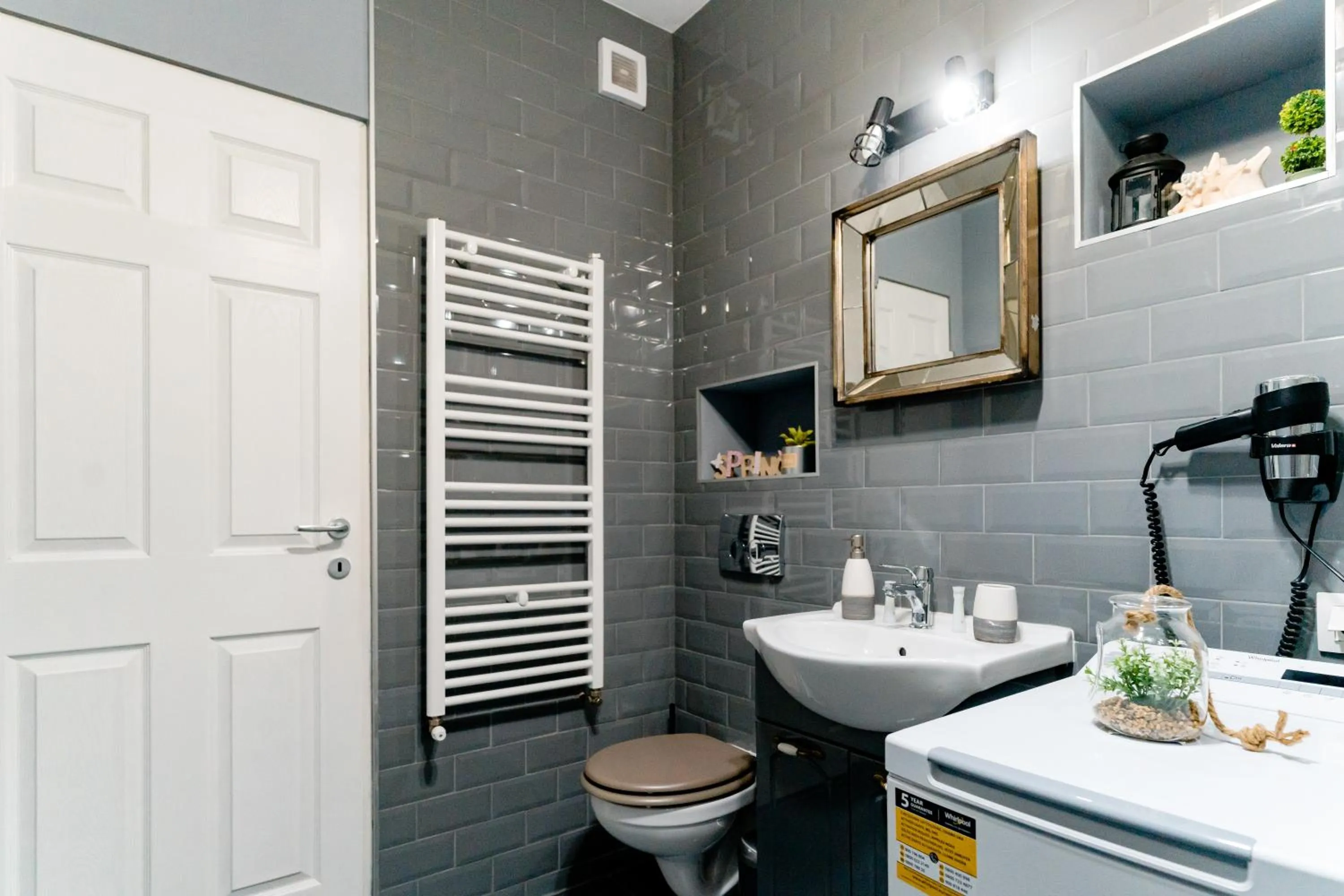 Toilet in Galeria Grafit Apartments