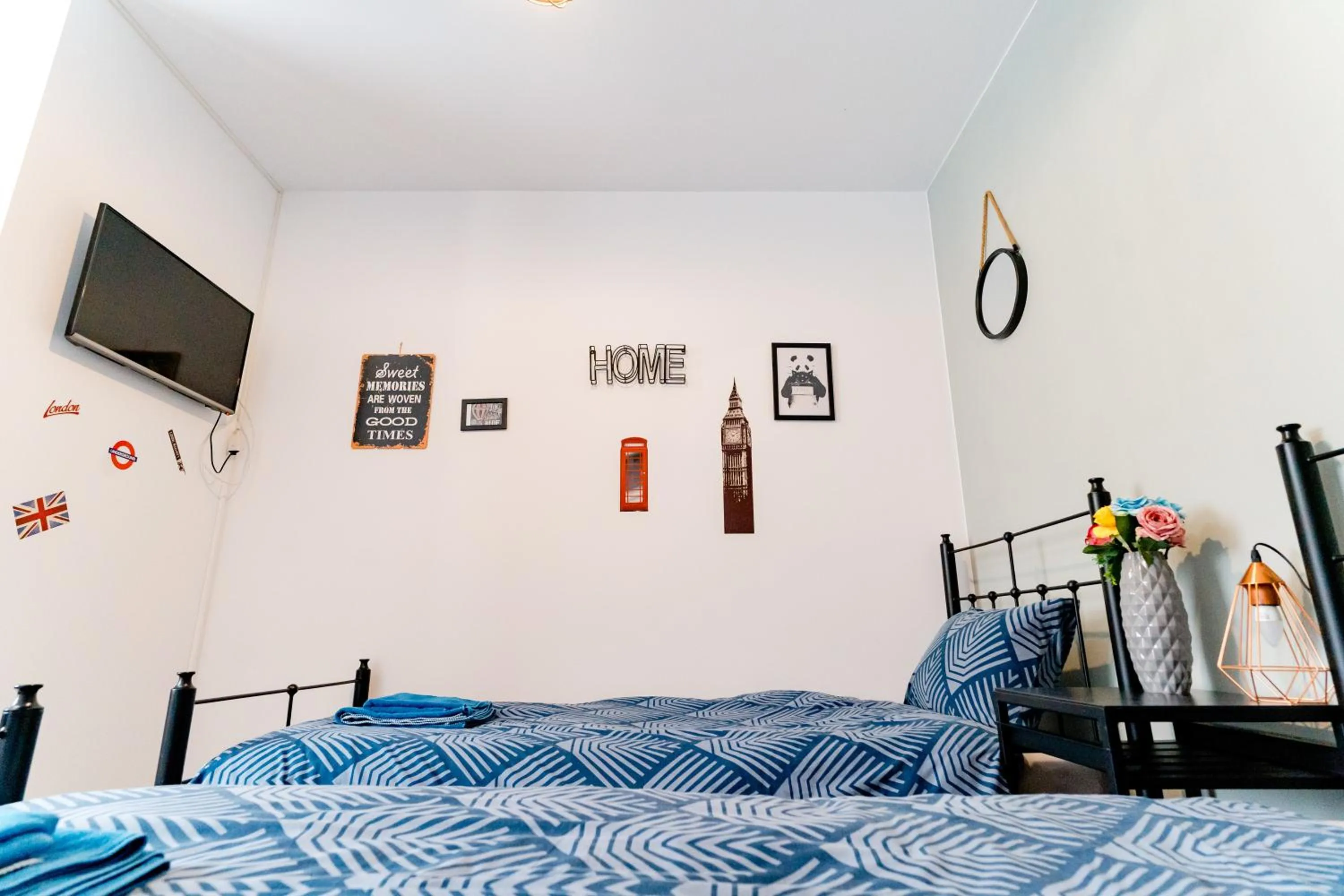 Bedroom, Bed in Galeria Grafit Apartments