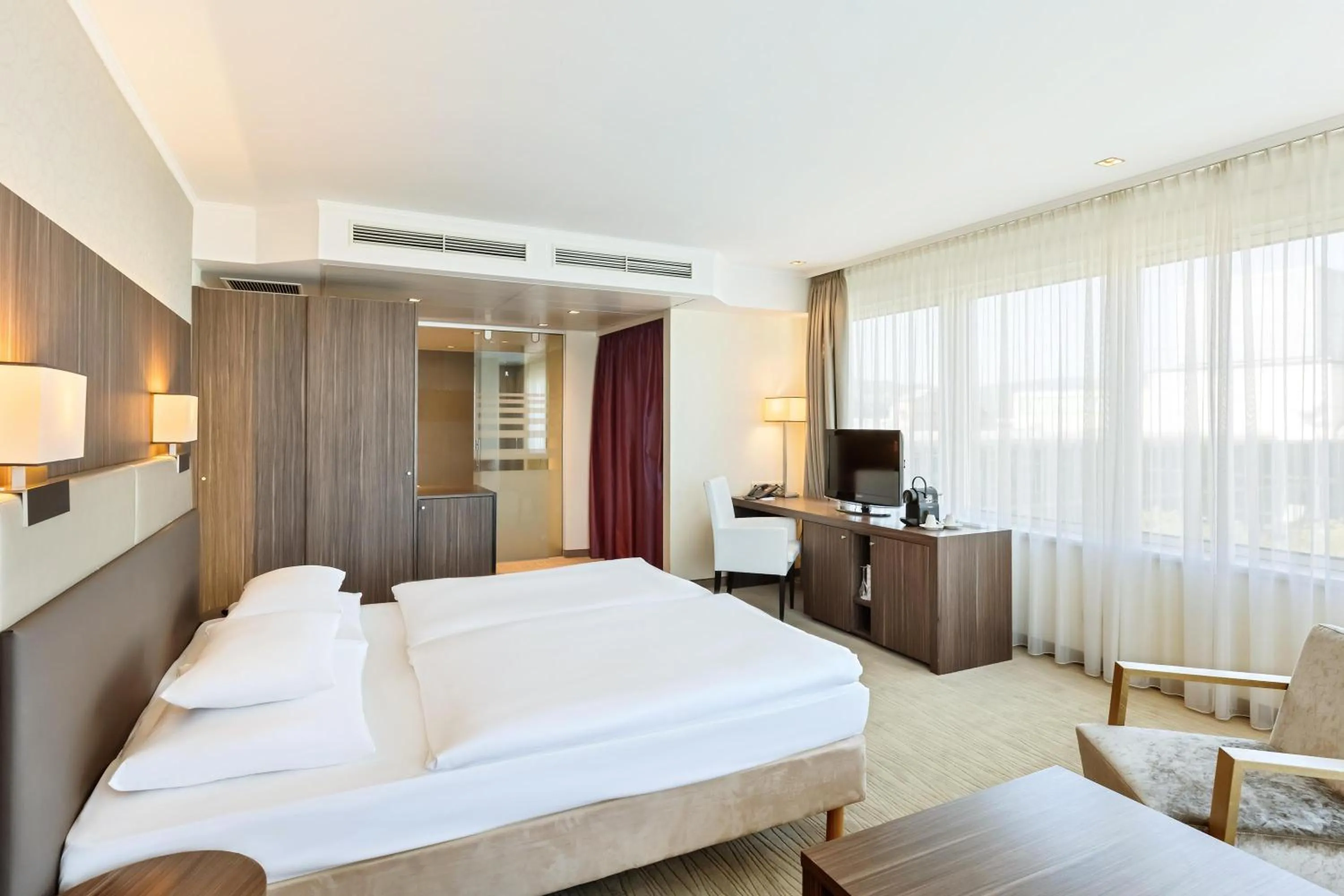 Photo of the whole room, Bed in Hotel Schillerpark Linz, a member of Radisson Individuals