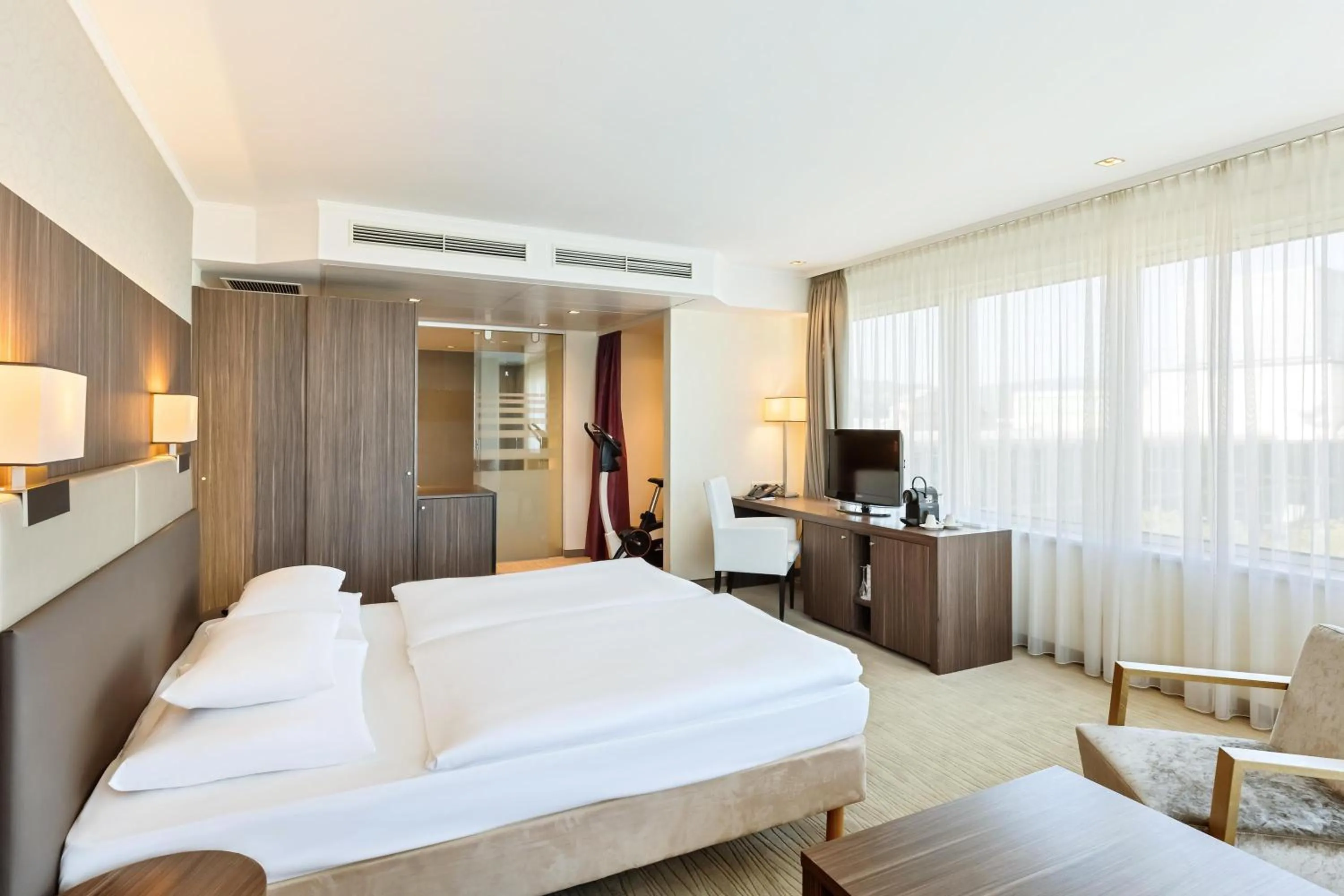 Photo of the whole room, Bed in Hotel Schillerpark Linz, a member of Radisson Individuals