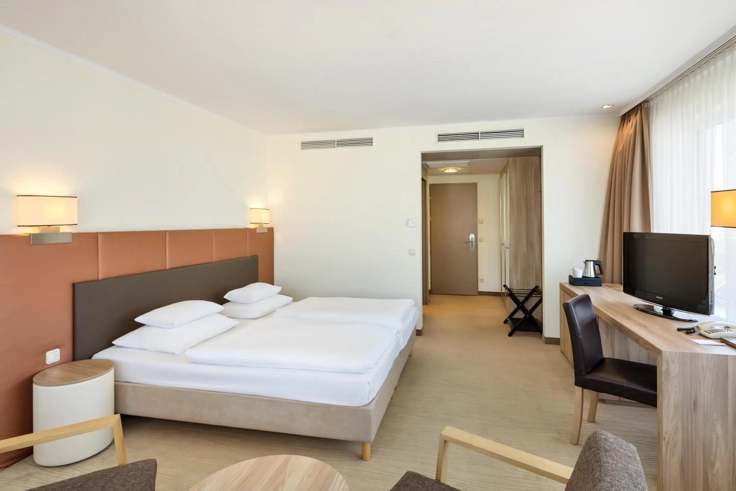 Photo of the whole room, Bed in Hotel Schillerpark Linz, a member of Radisson Individuals