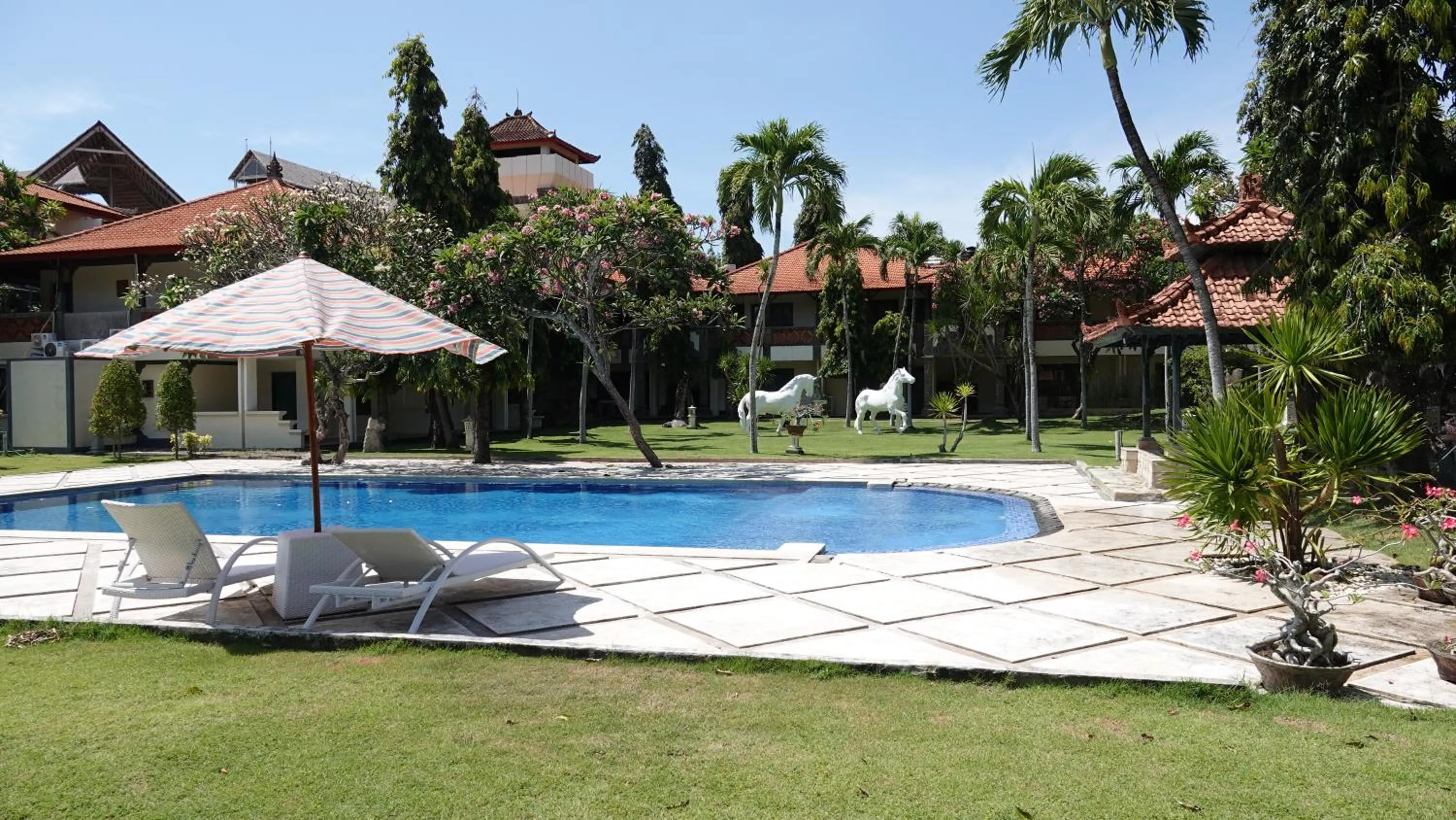 Swimming pool in Bali Bungalo Hotel