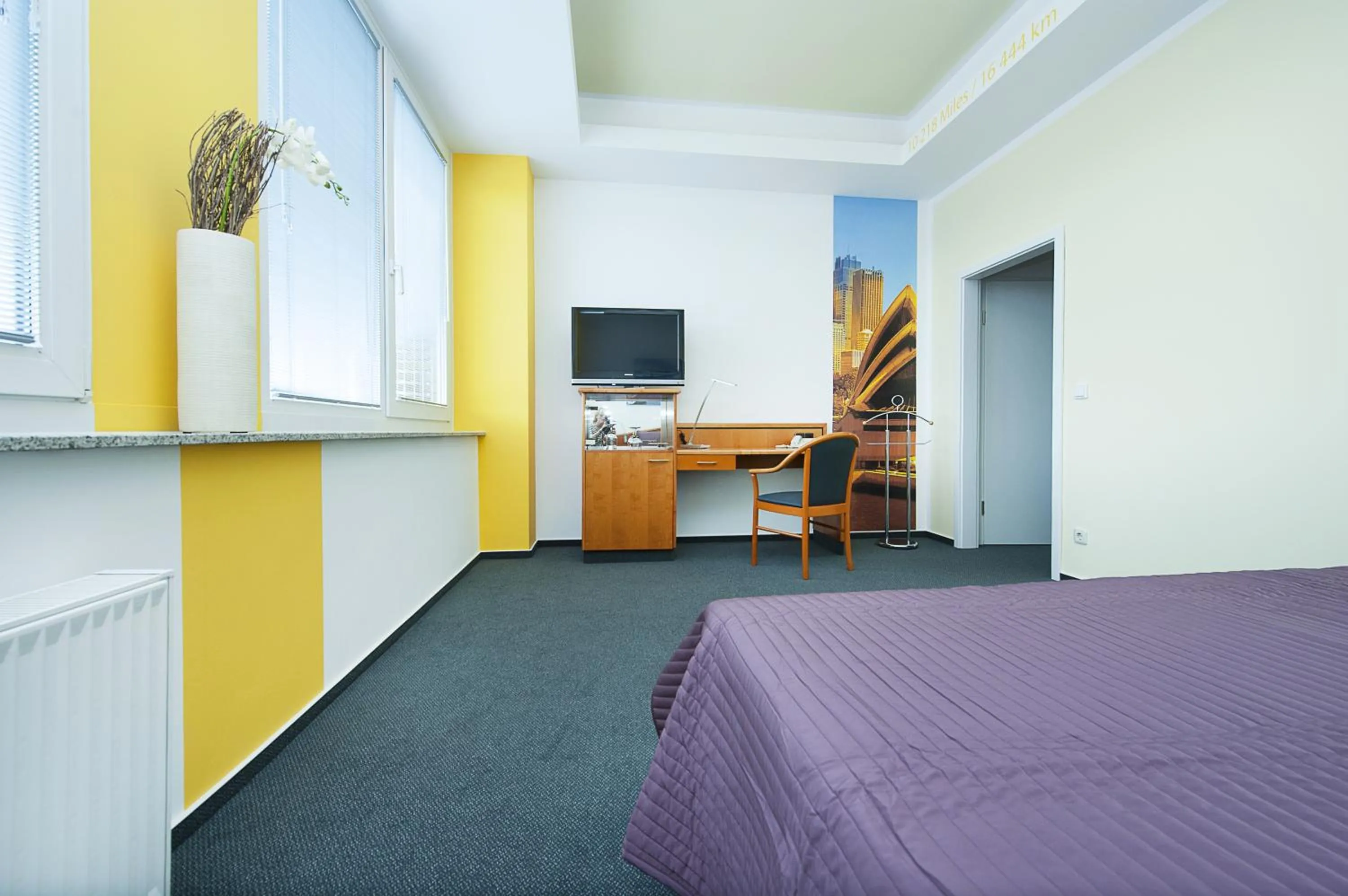 Bed in Hotel Weitblick Bielefeld