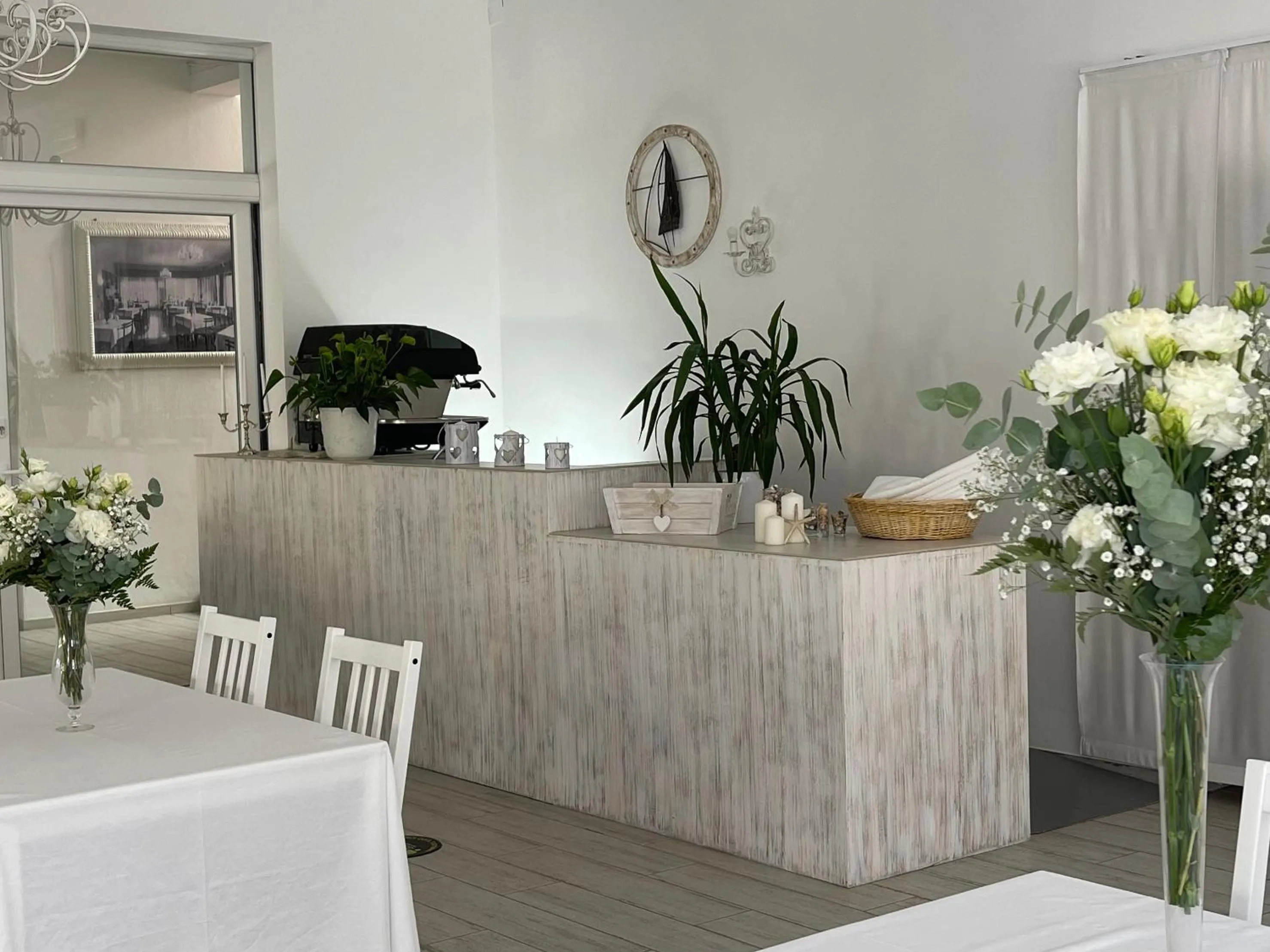 Restaurant/places to eat in Garnì Stella Marina