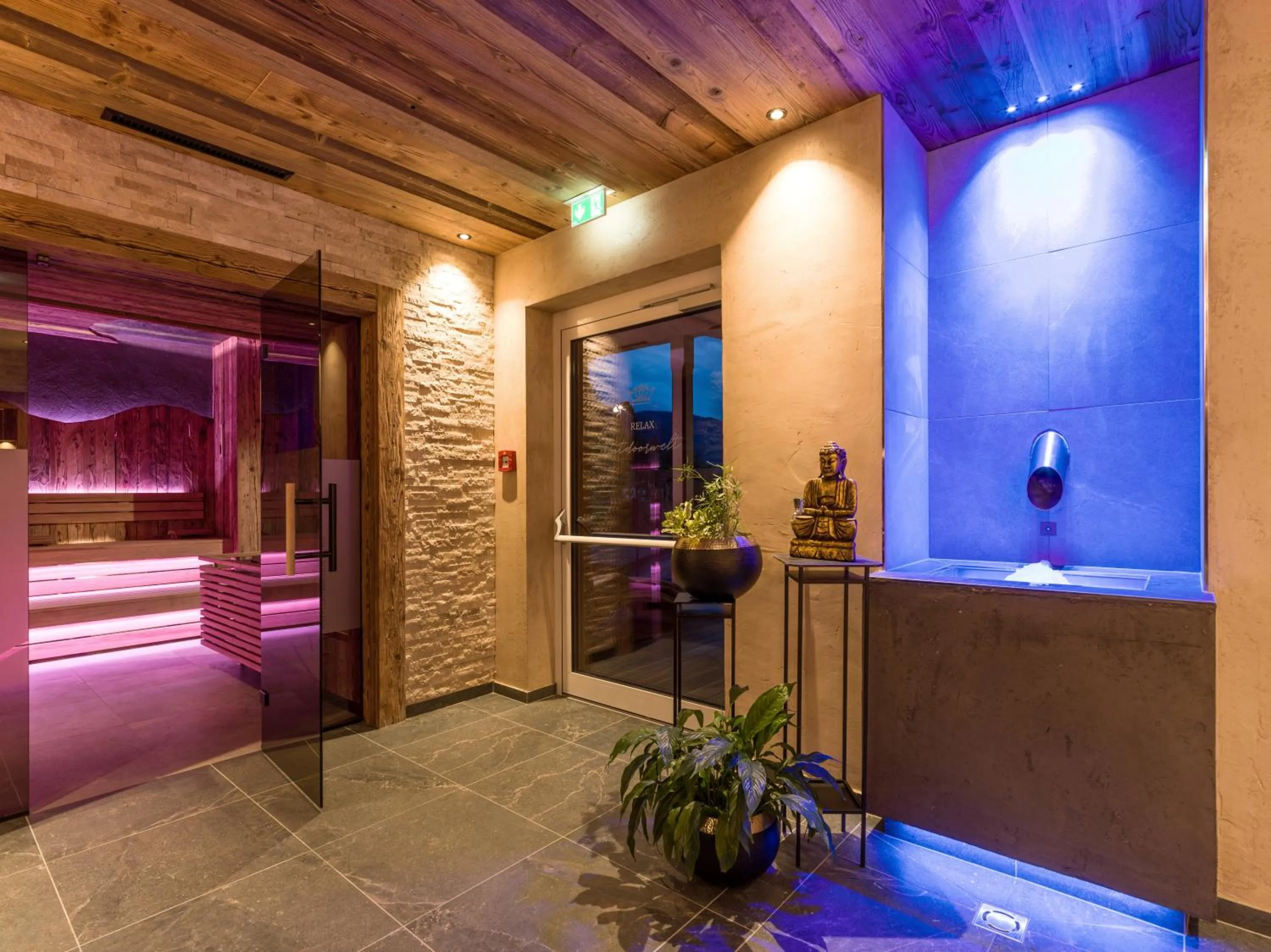 Sauna, Bed in Hotel Panorama Royal