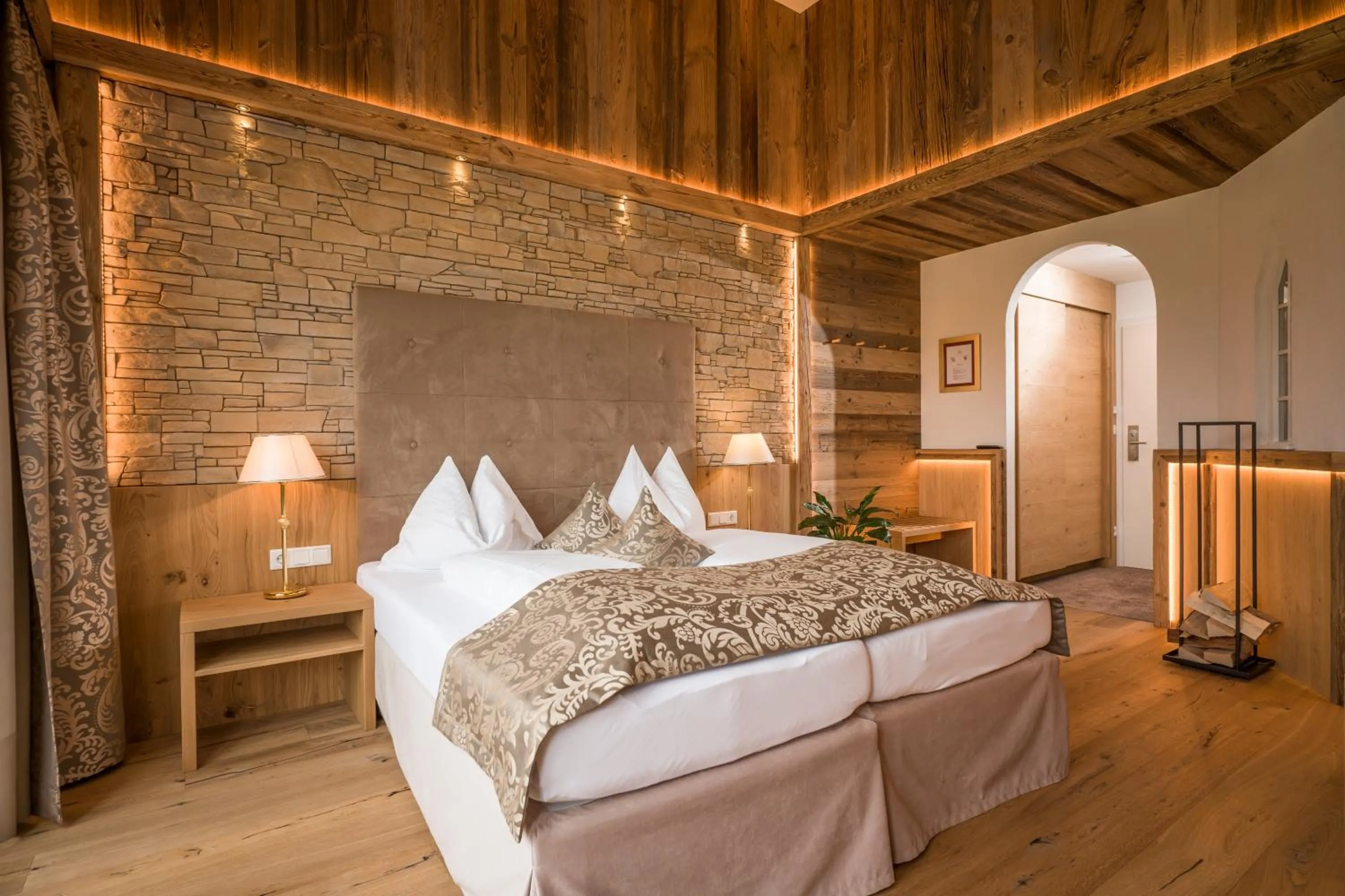 Photo of the whole room, Bed in Hotel Panorama Royal