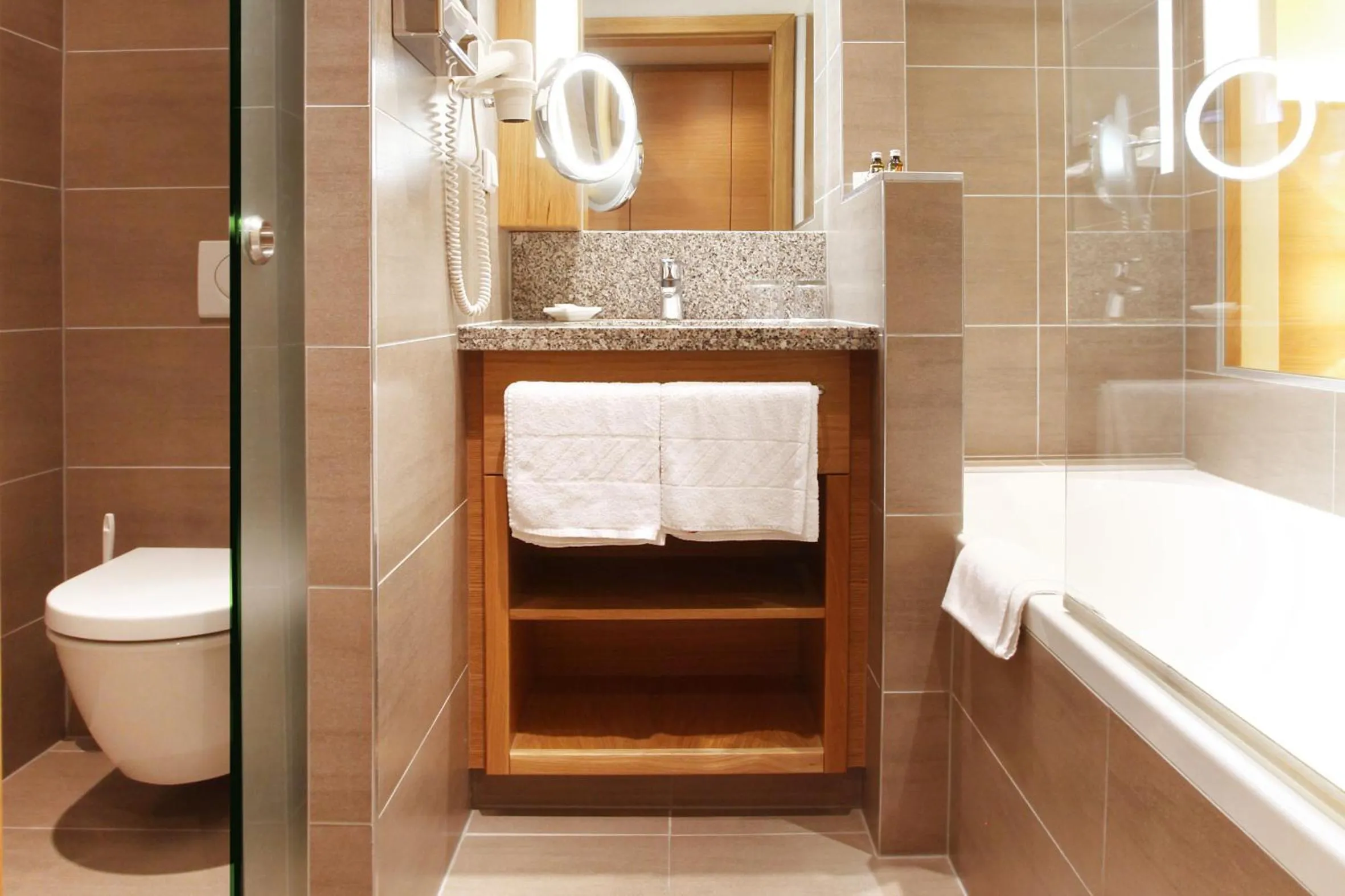 Toilet in Seehotel Rust