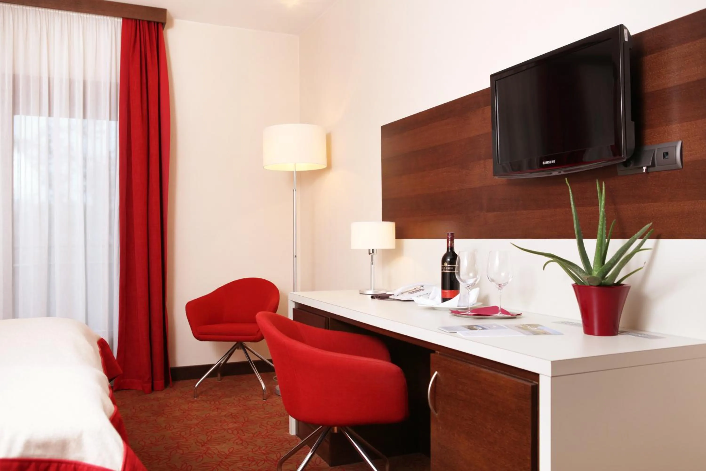 TV and multimedia, Bed in Seehotel Rust