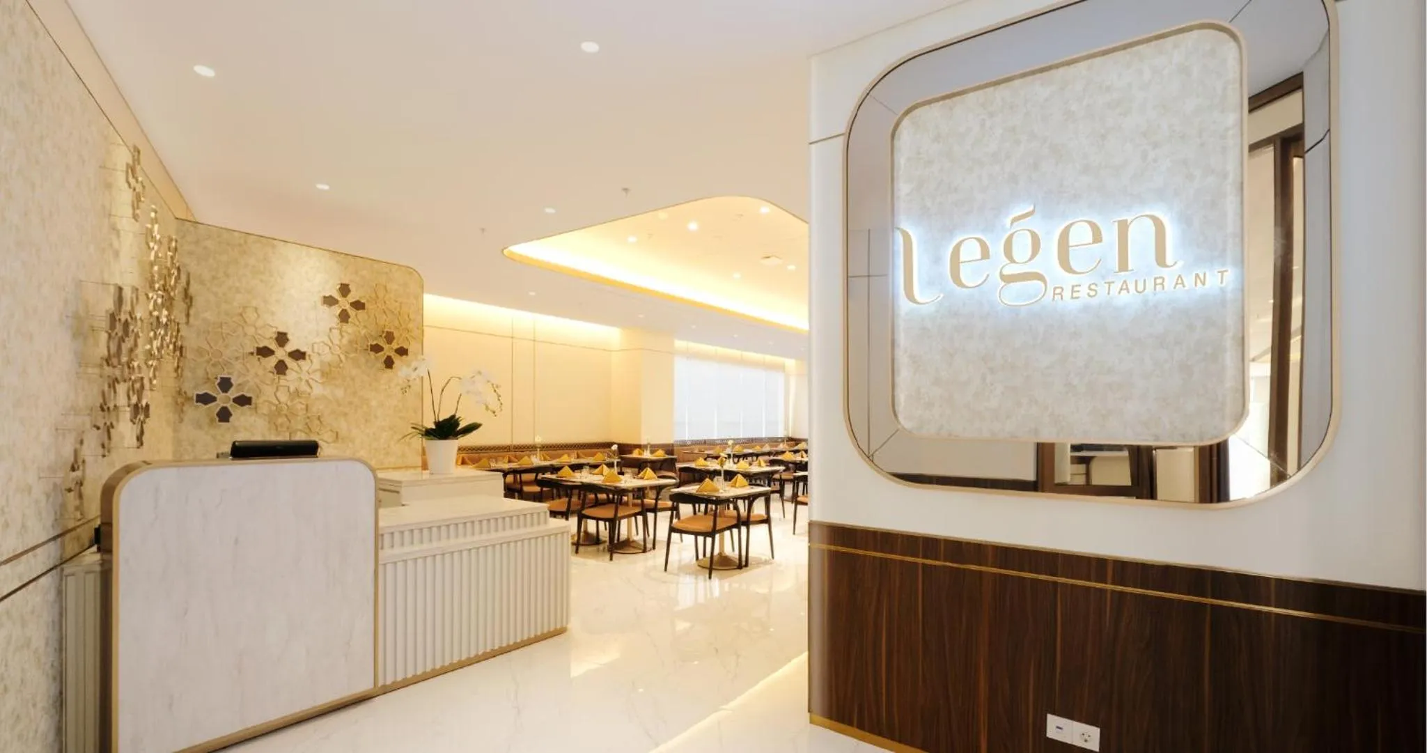 Restaurant/places to eat in Atria Hotel Malang