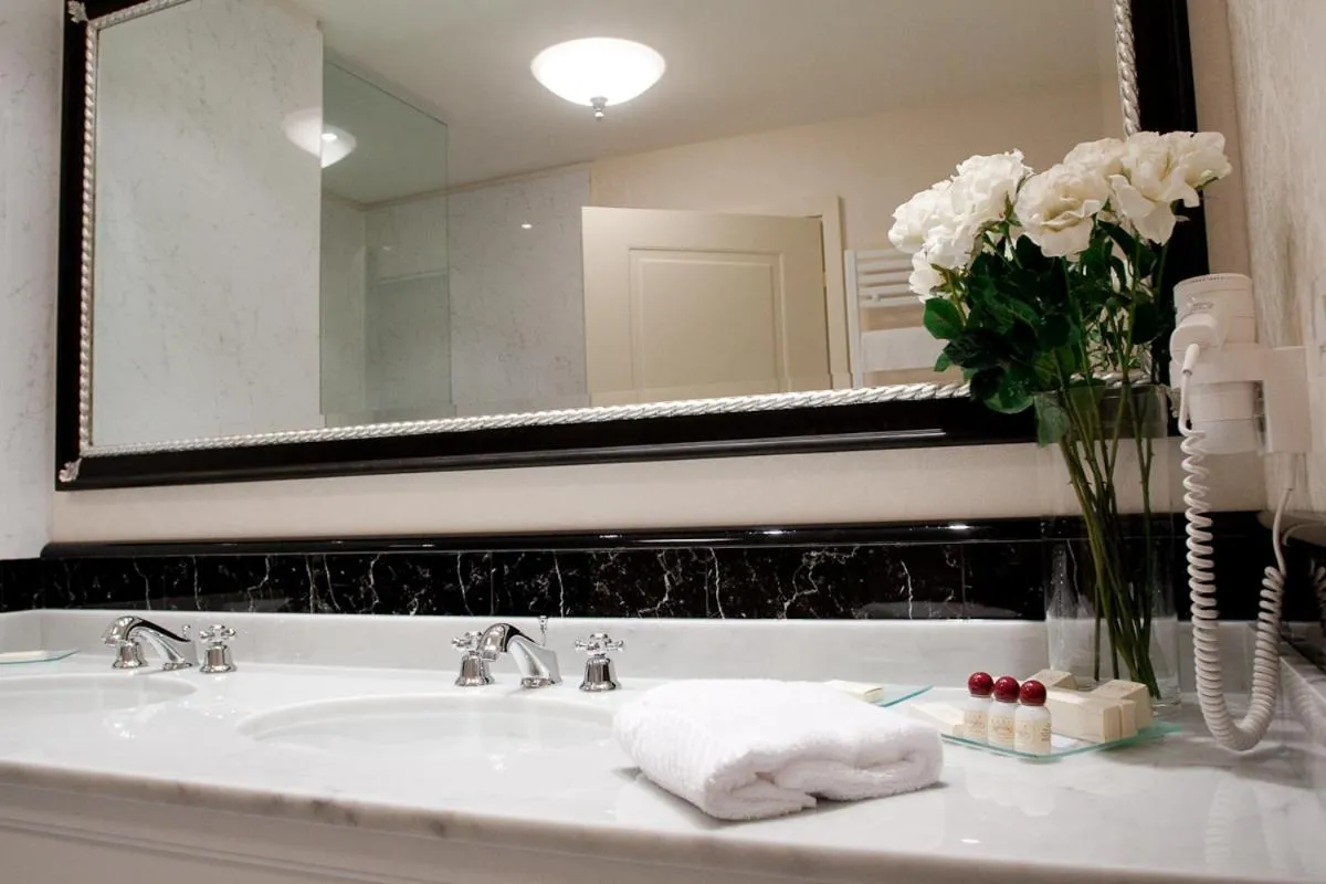 Bathroom in Hotel Maxim