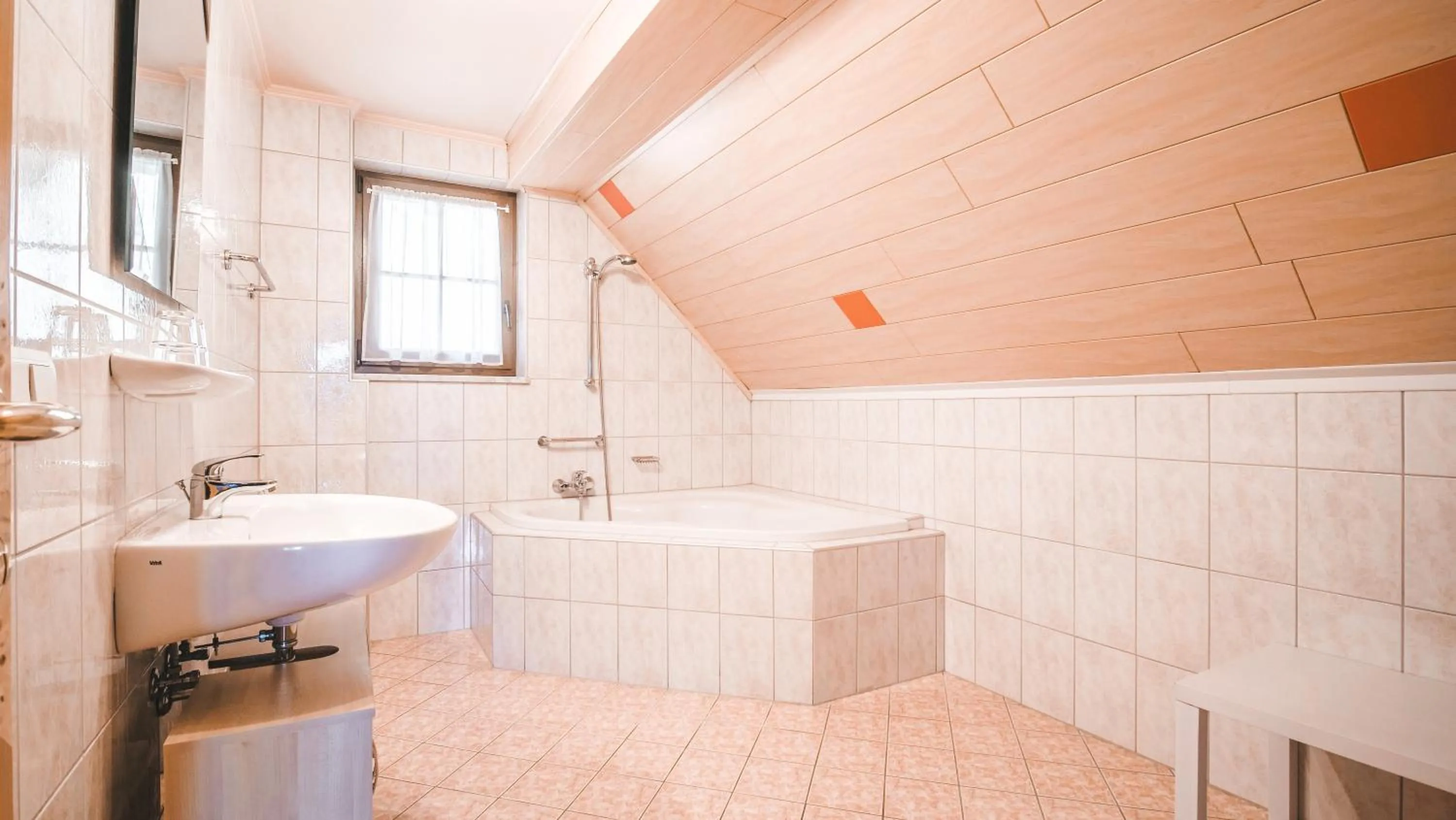 Bathroom in Hotel Kärntnerhof Velden by S4Y