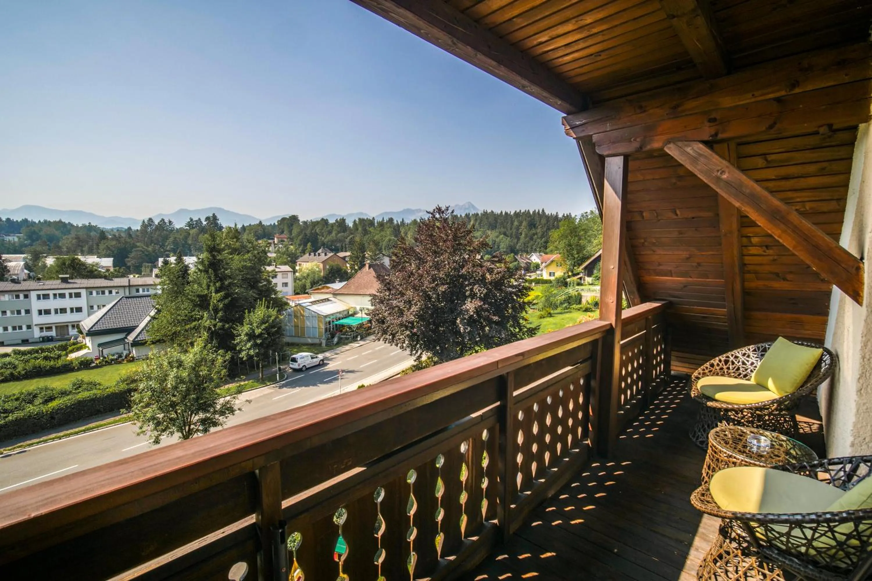 Balcony/Terrace in Hotel Kärntnerhof Velden by S4Y