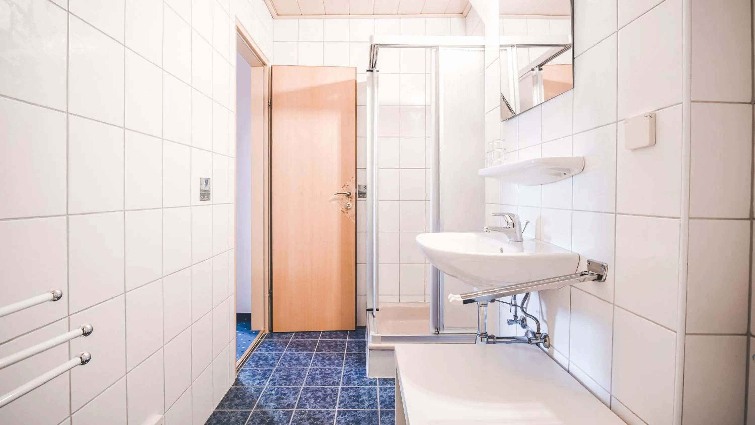 Bathroom in Hotel Kärntnerhof Velden by S4Y