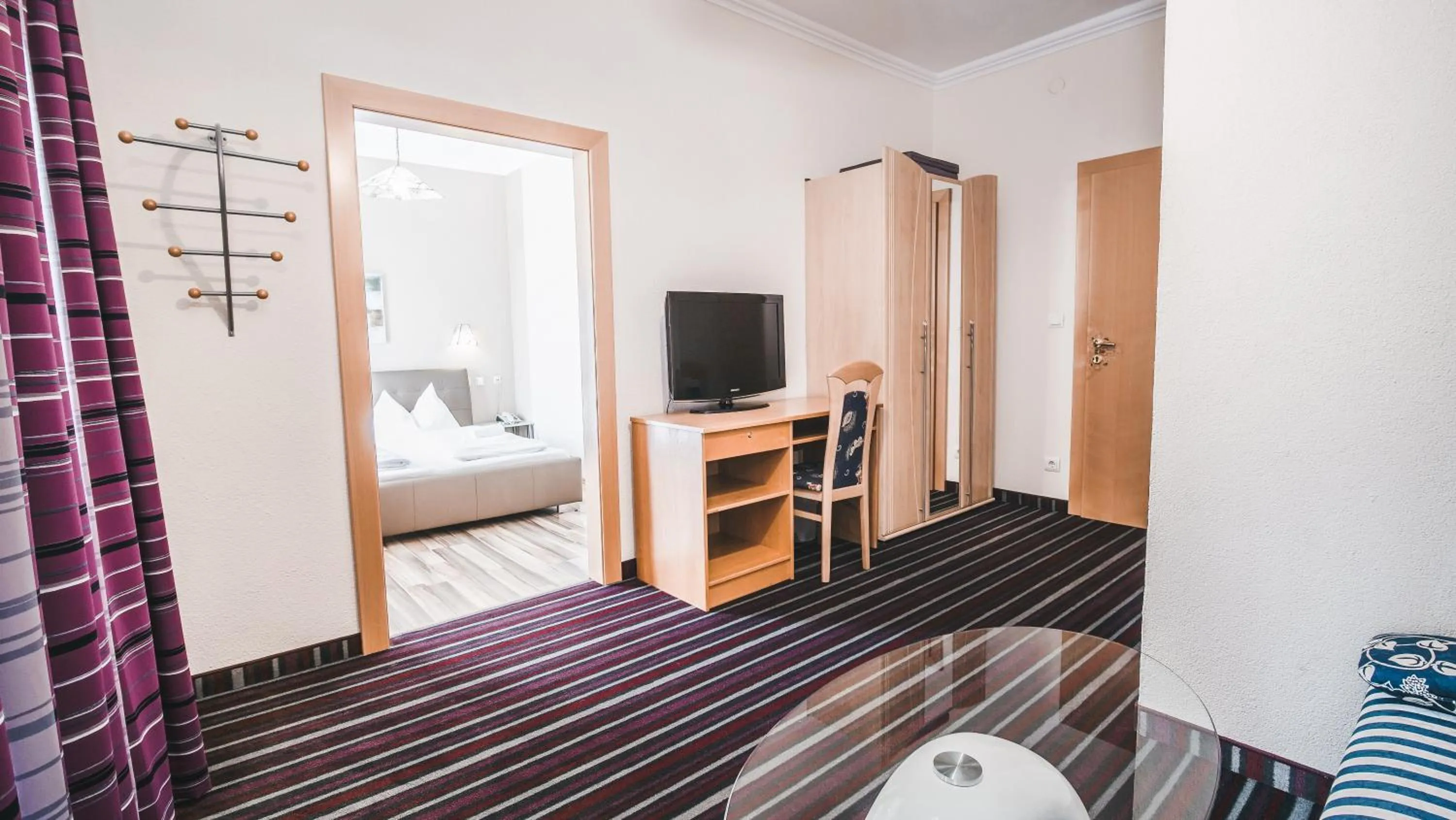 Photo of the whole room, Bed in Hotel Kärntnerhof Velden by S4Y