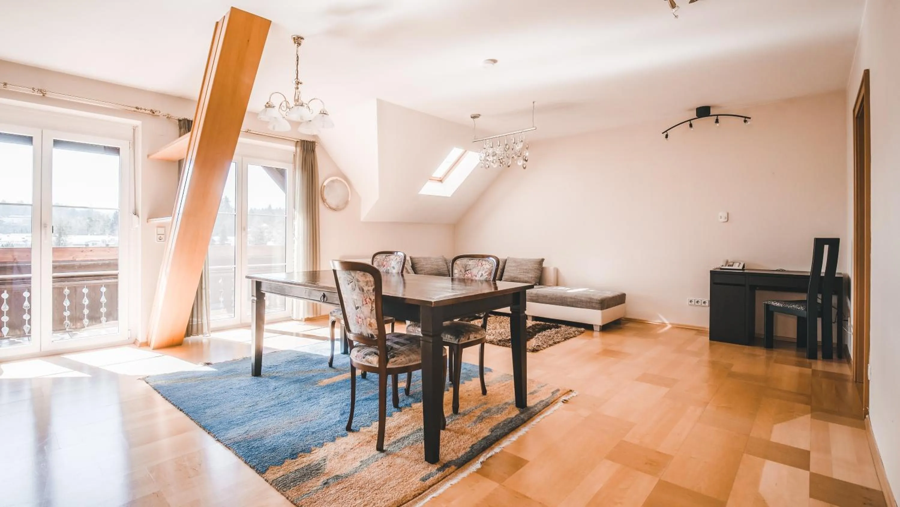 Living room in Hotel Kärntnerhof Velden by S4Y