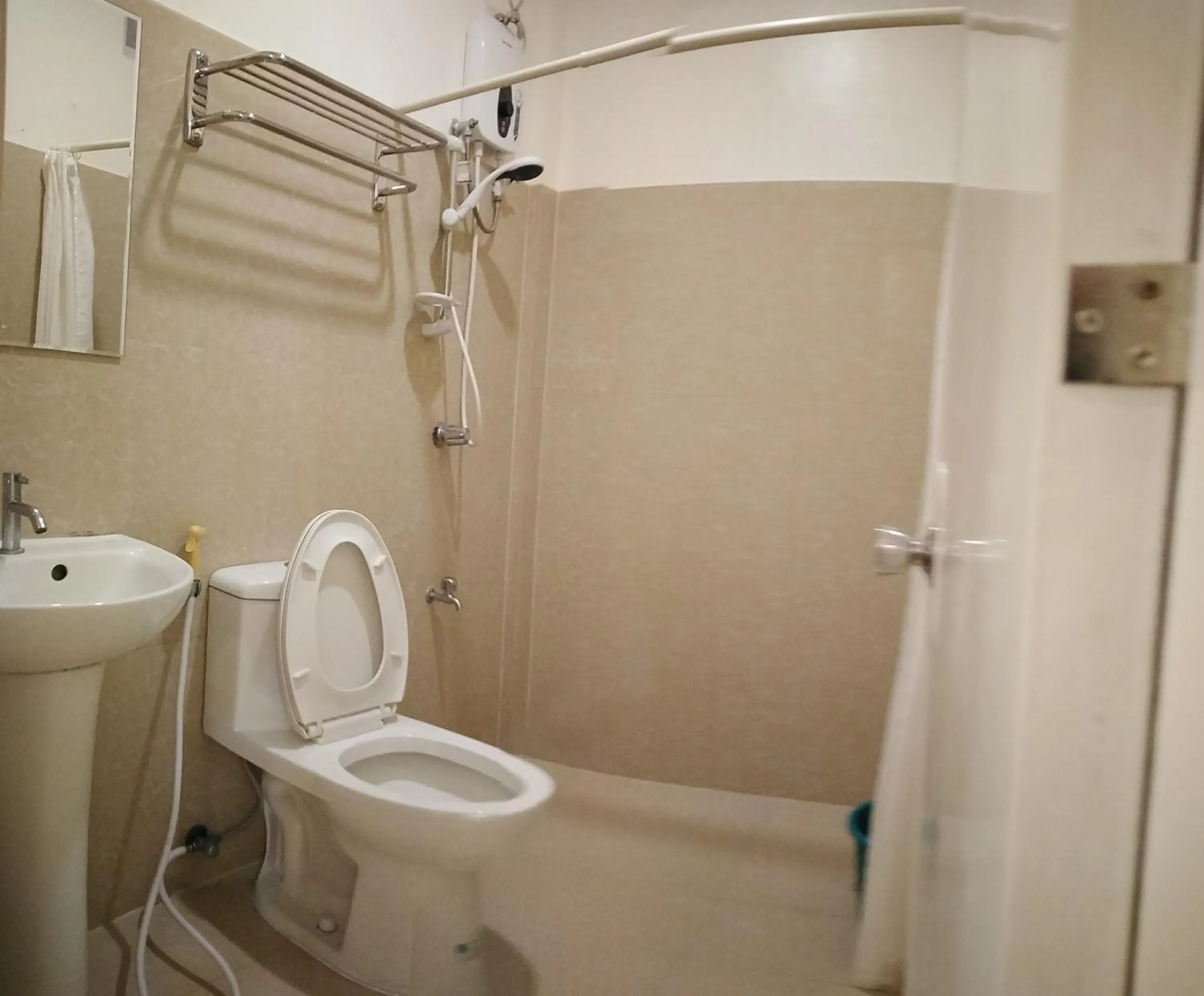 Bathroom in Thirdys Tourist Inn