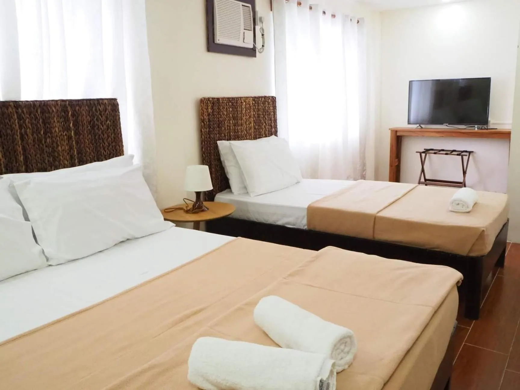 Photo of the whole room, Bed in Thirdys Tourist Inn