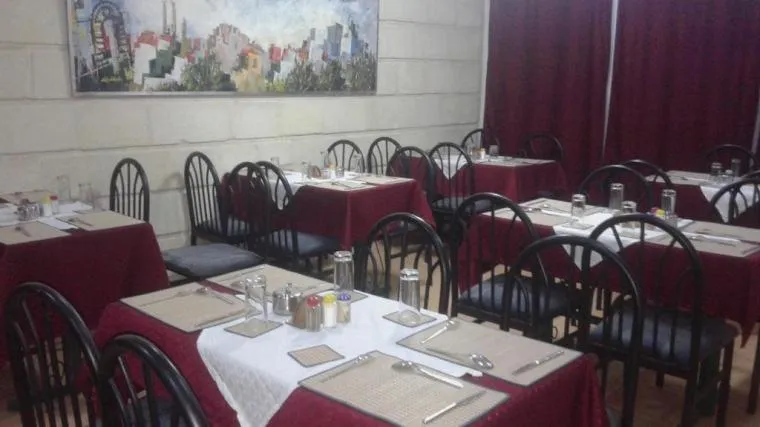 Restaurant/places to eat in Razan Hotel