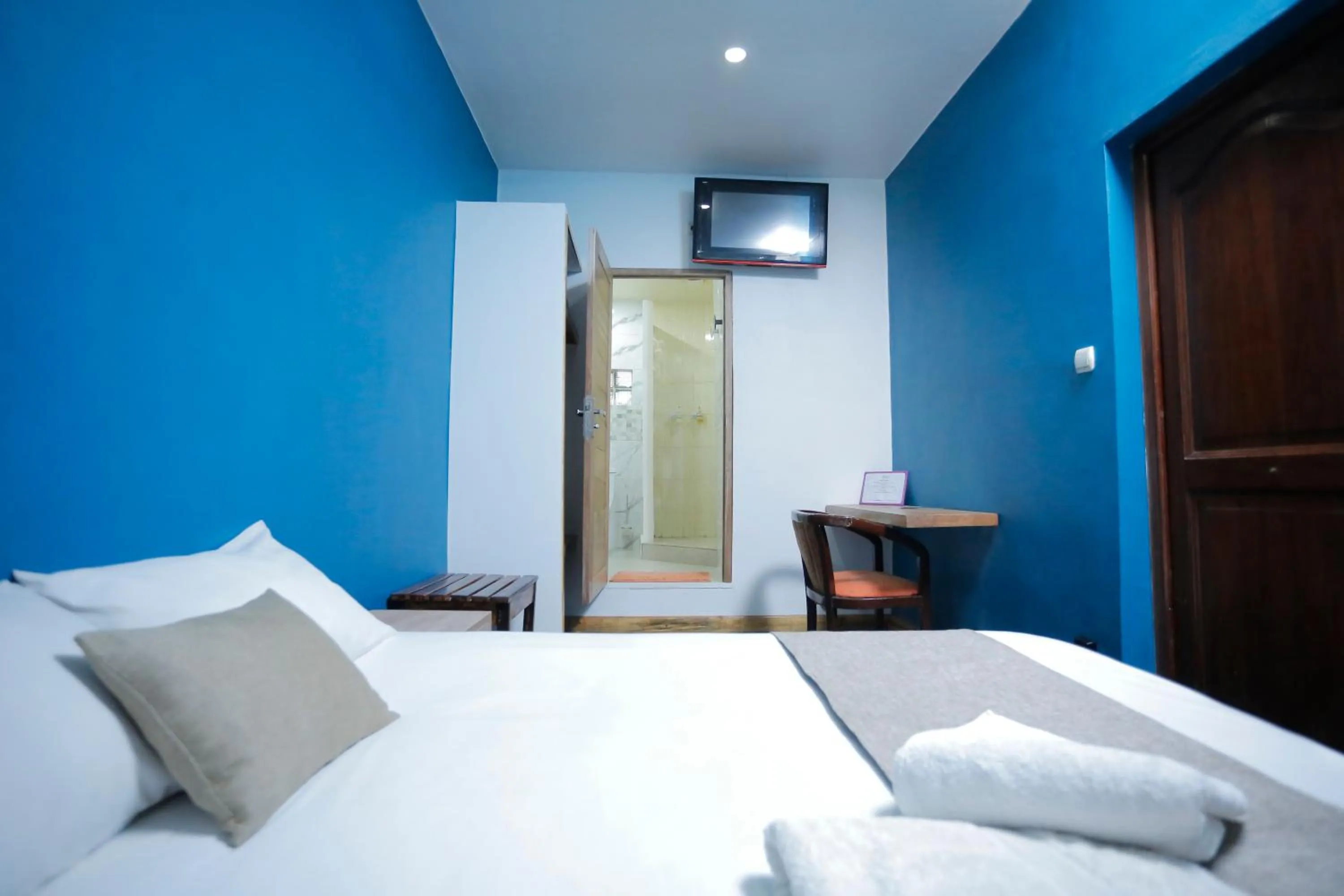 Photo of the whole room, Bed in Hotel de L'Avenue - Tana City Centre