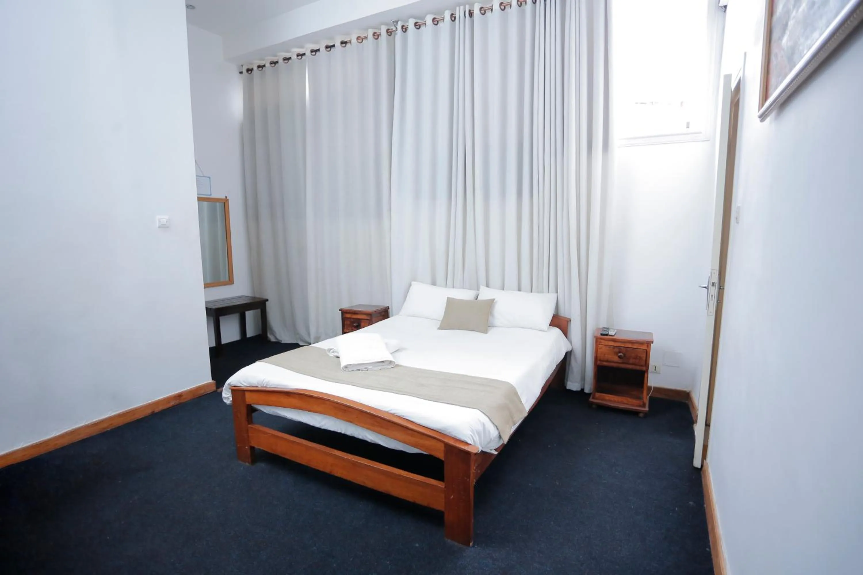 Bedroom, Bed in Hotel de L'Avenue - Tana City Centre