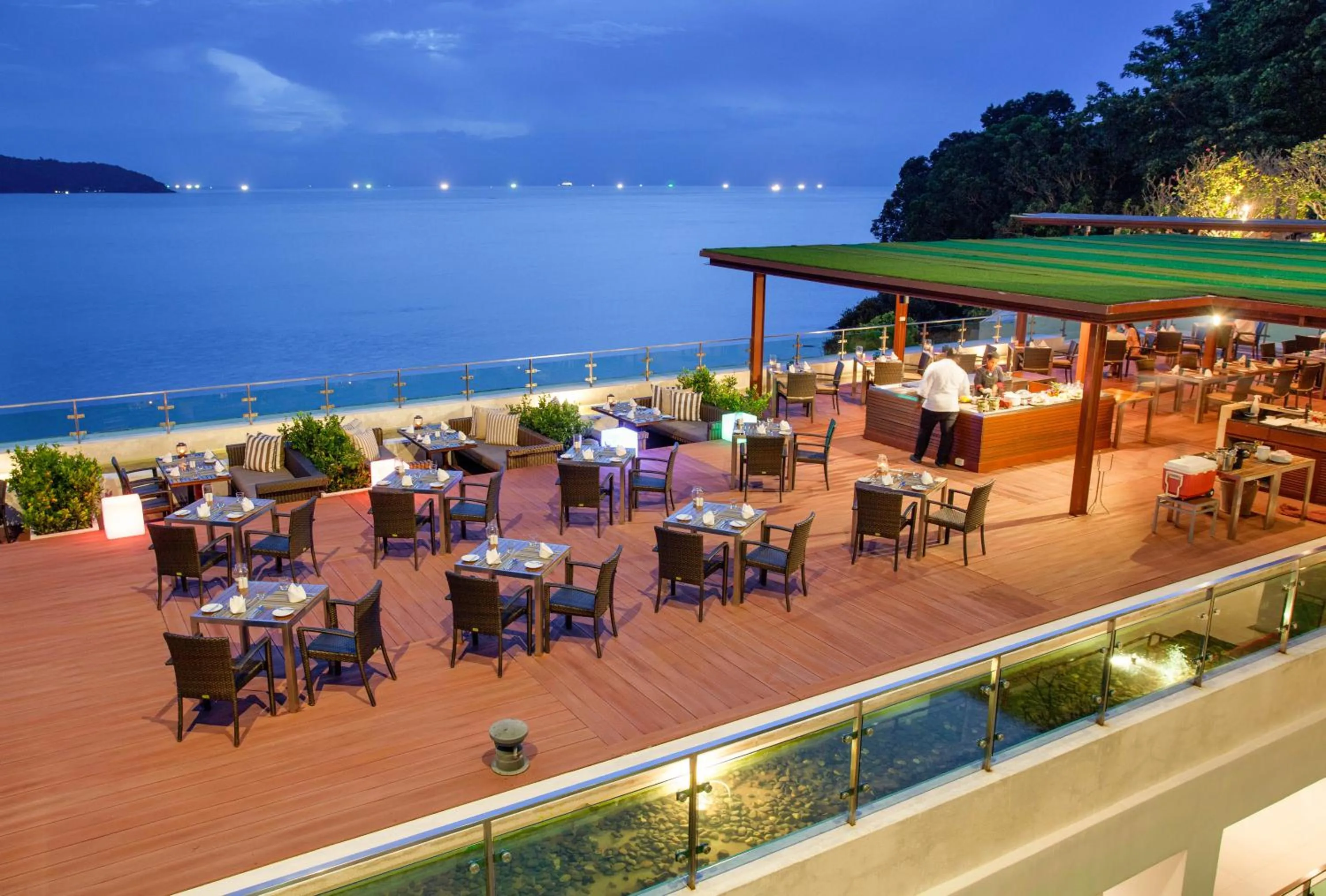 Restaurant/places to eat in Zenmaya Oceanfront Phuket, Trademark Collection by Wyndham