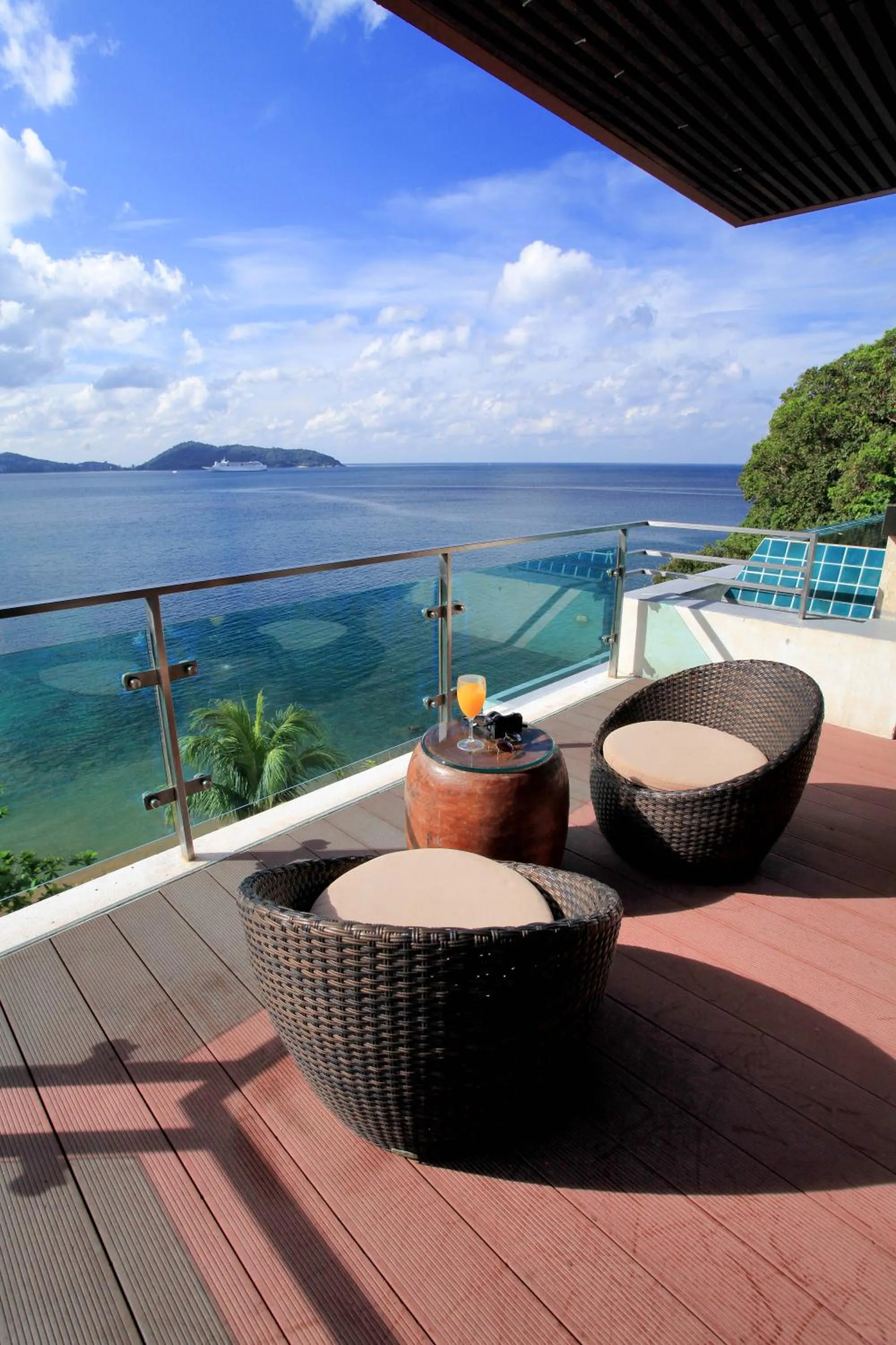 Restaurant/places to eat in Zenmaya Oceanfront Phuket, Trademark Collection by Wyndham