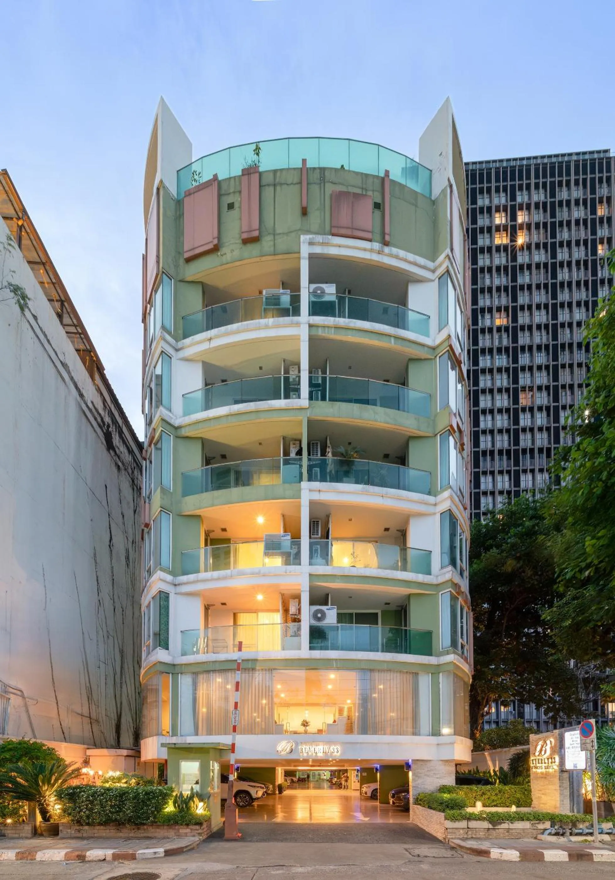 Beverly 33 by Aspira