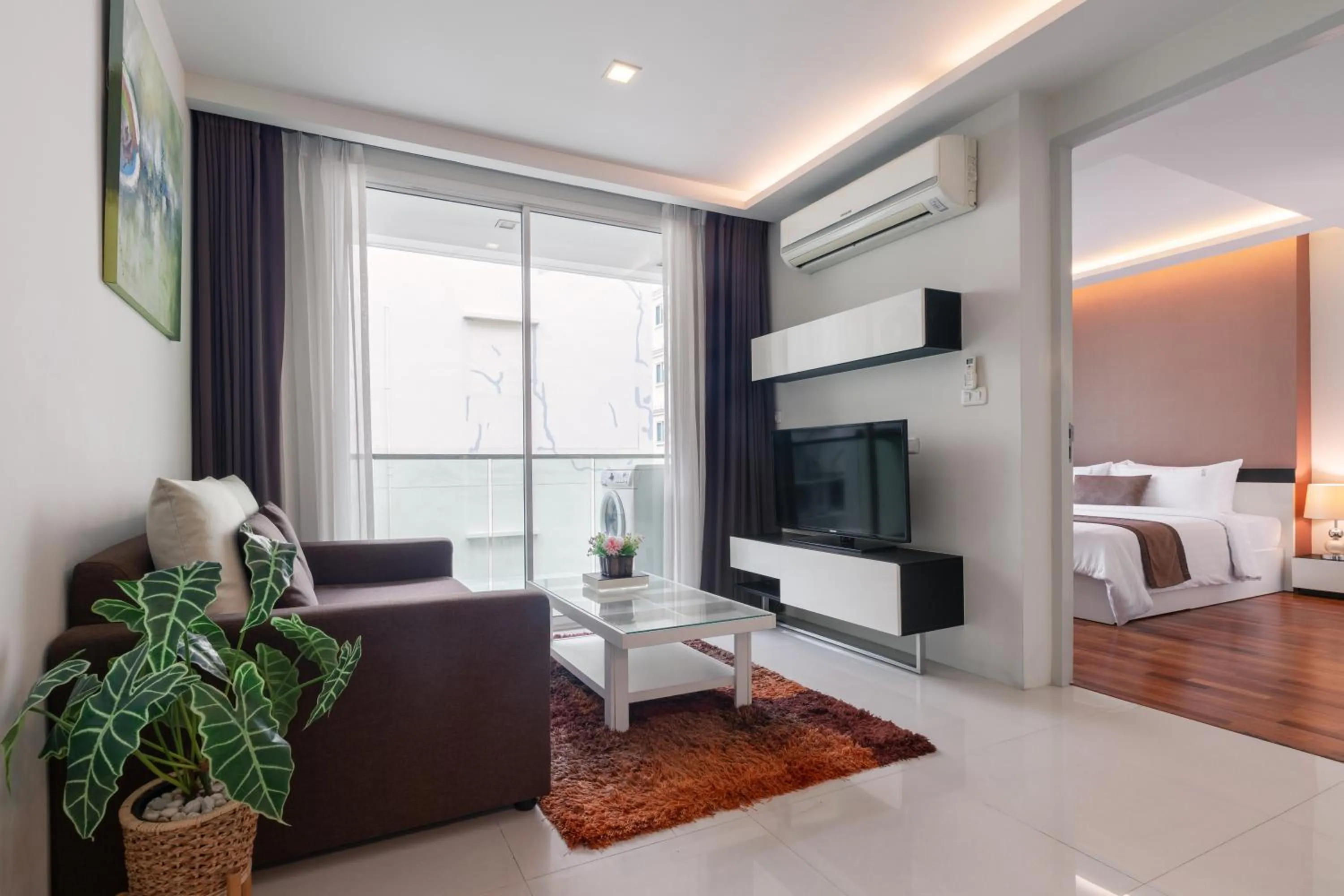 Bed in Beverly 33 by Aspira