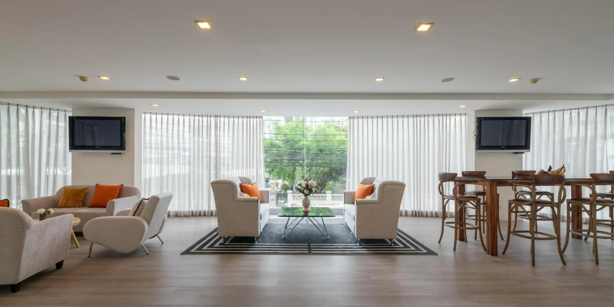 Beverly 33 by Aspira