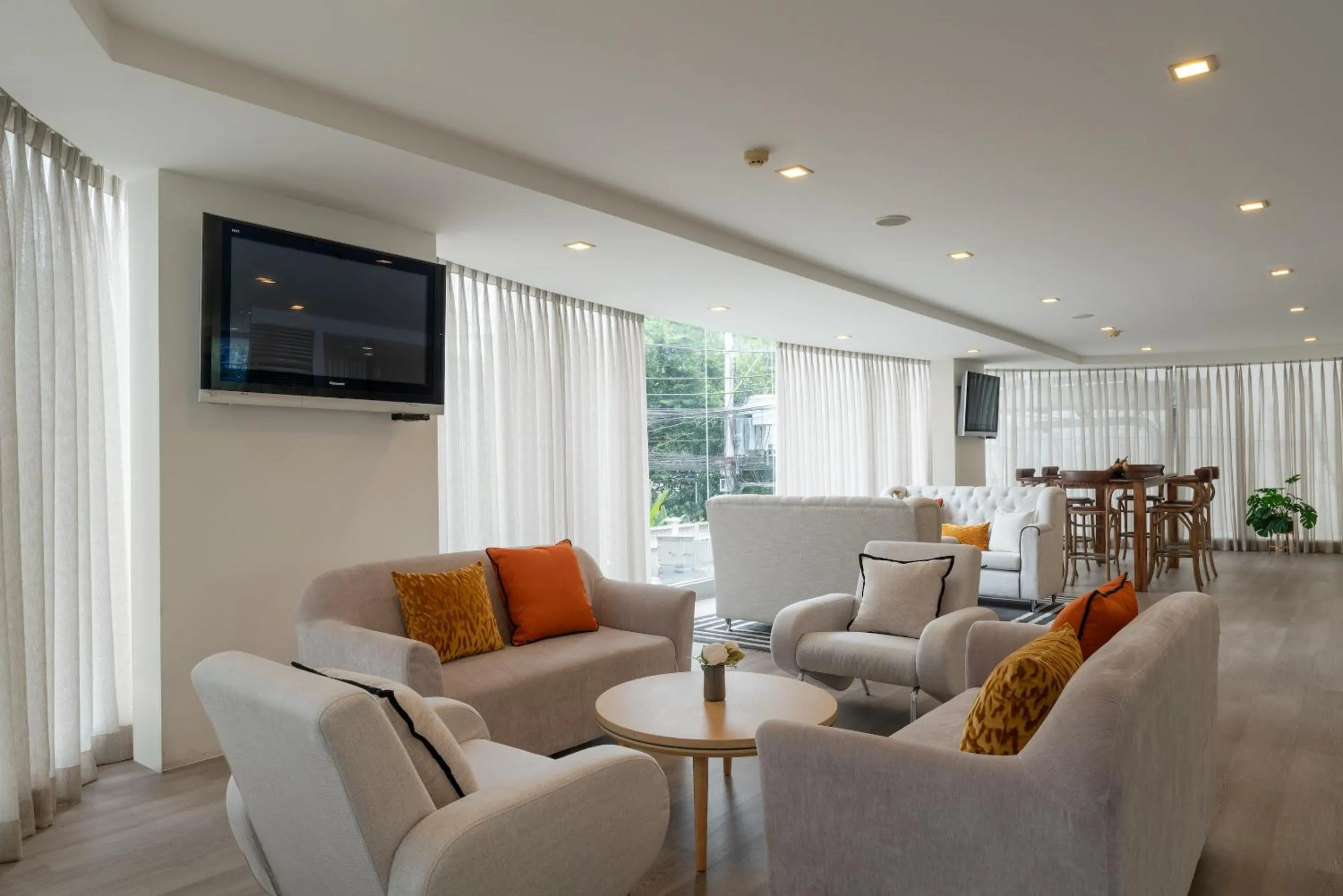 Beverly 33 by Aspira