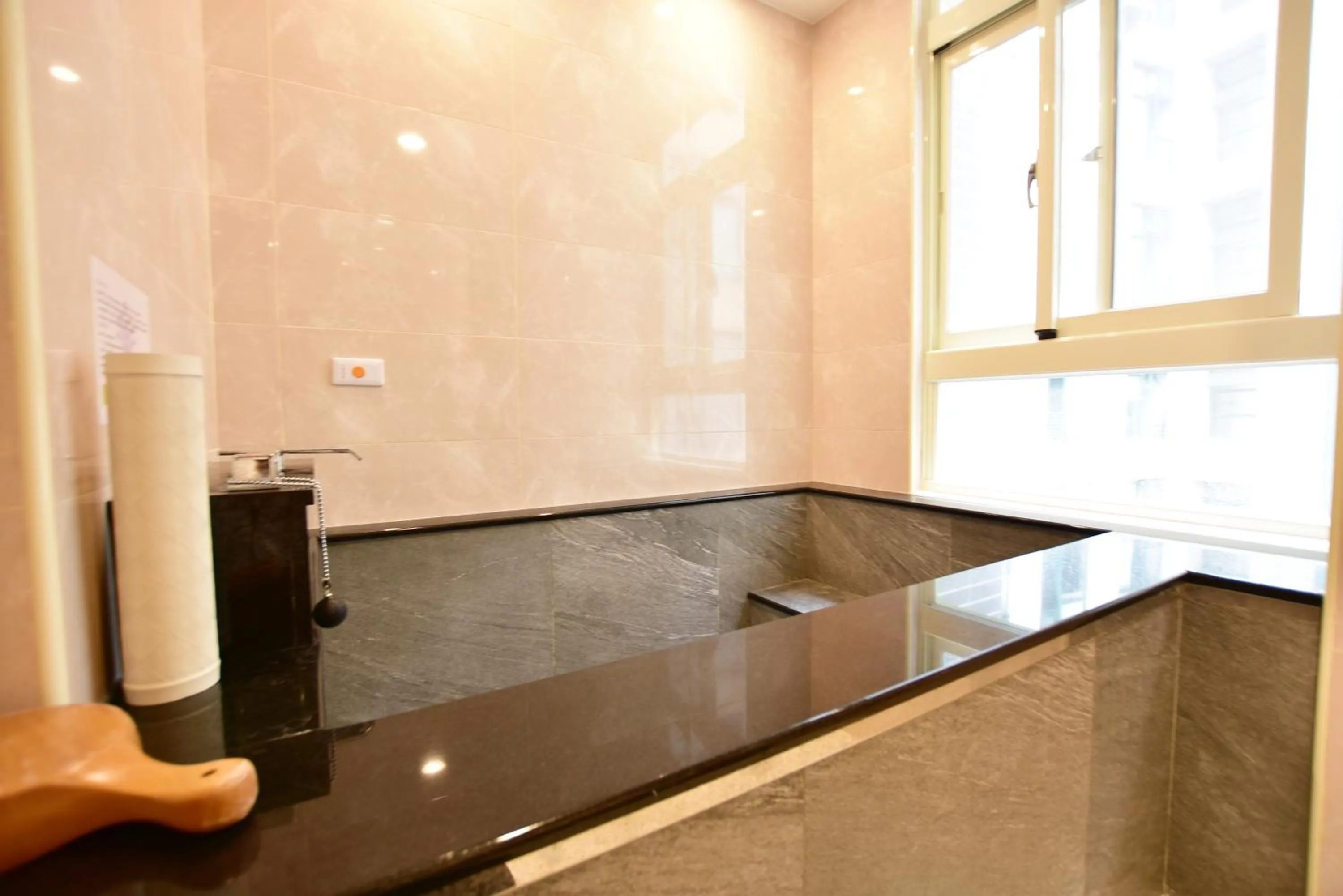 Bathroom in Muen Yuan Dong Hot Spring Hotel
