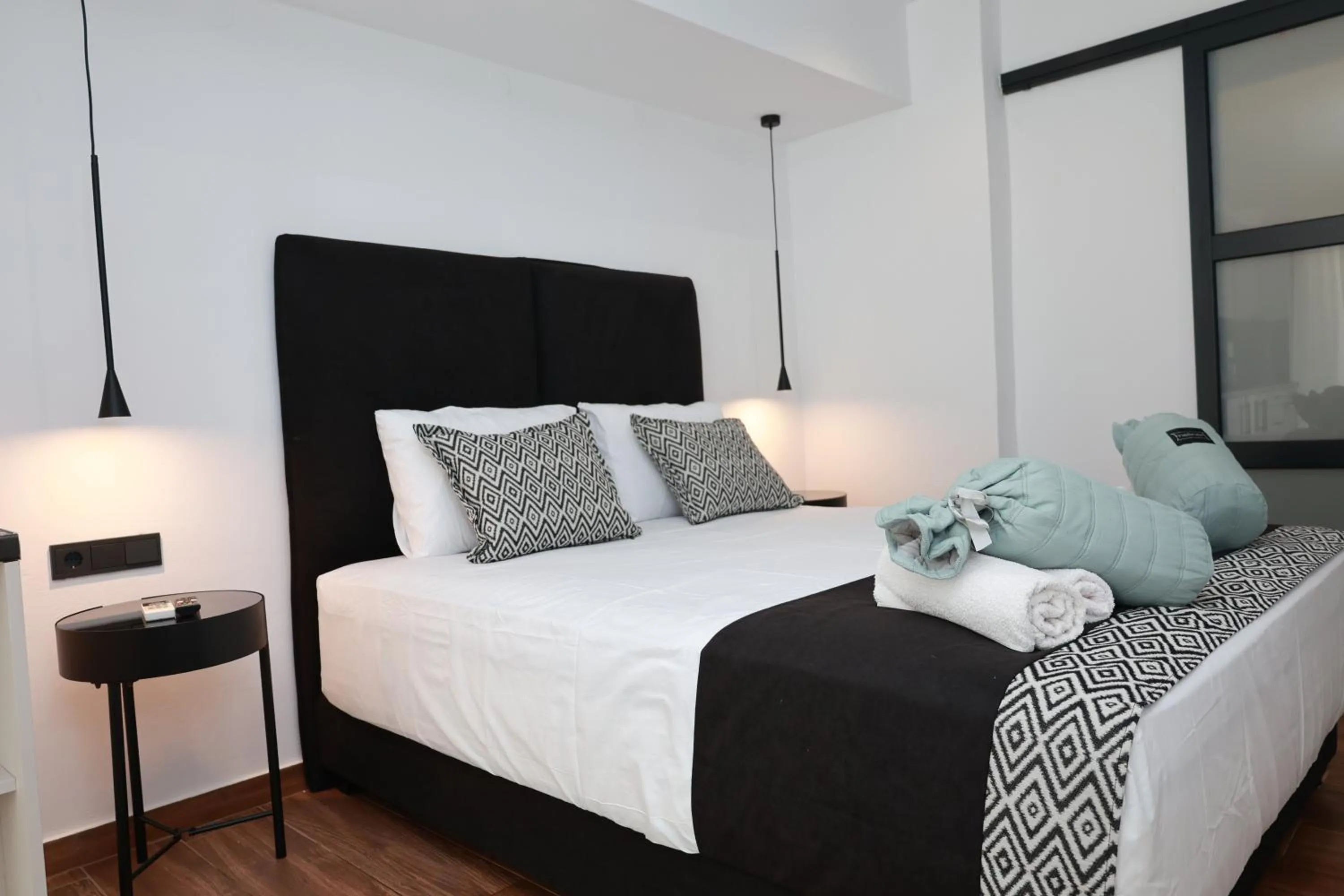 Bed in Paris-Irini Studios And Apartments